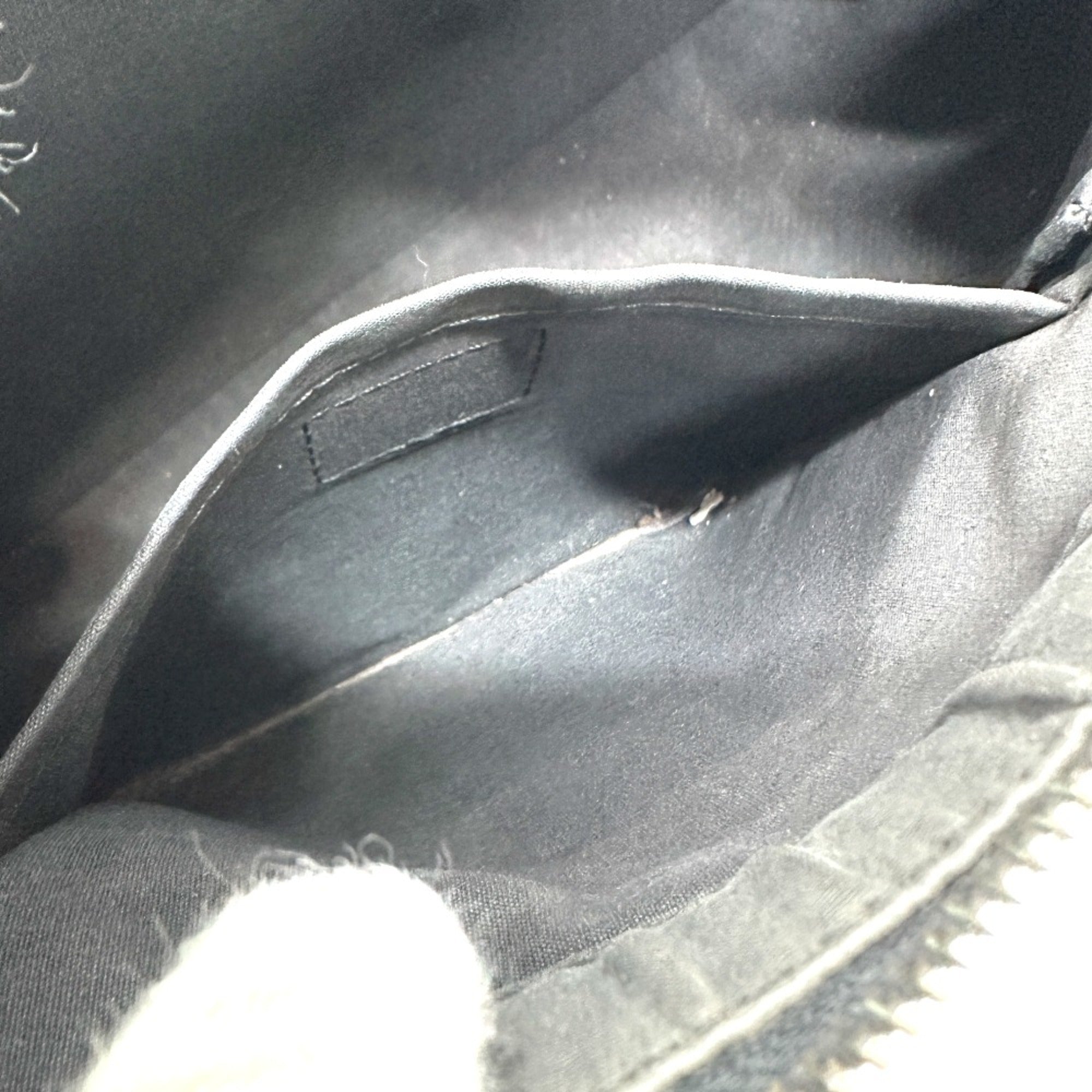 Louis Vuitton Black Leather Handbag (Pre-Owned)