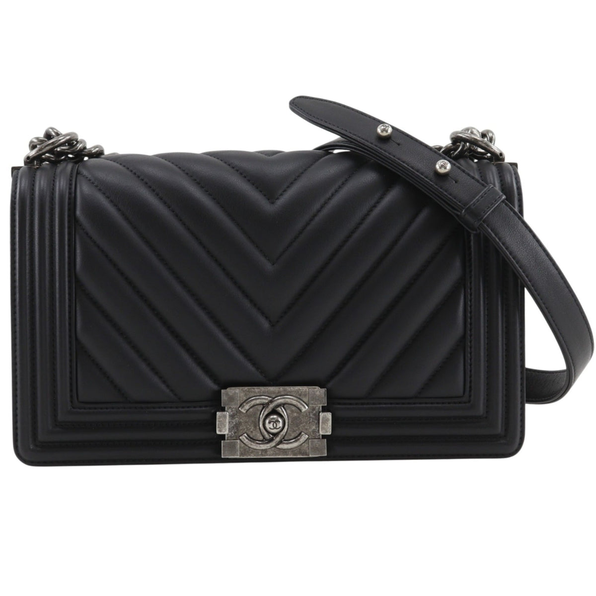Chanel Black Leather Shoulder Bag (Pre-Owned)