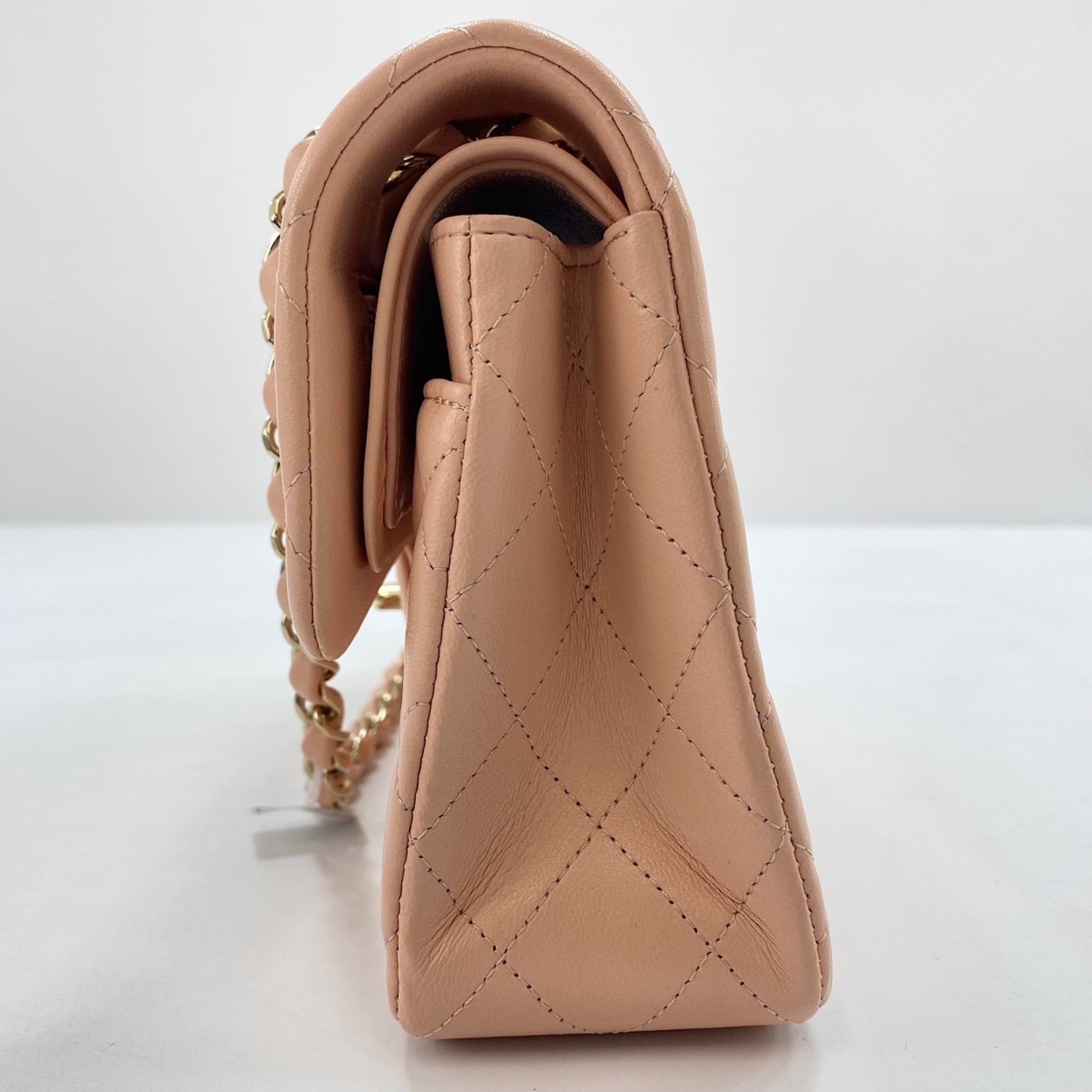 Chanel Matelasse Pink Leather Shoulder Bag (Pre-Owned)