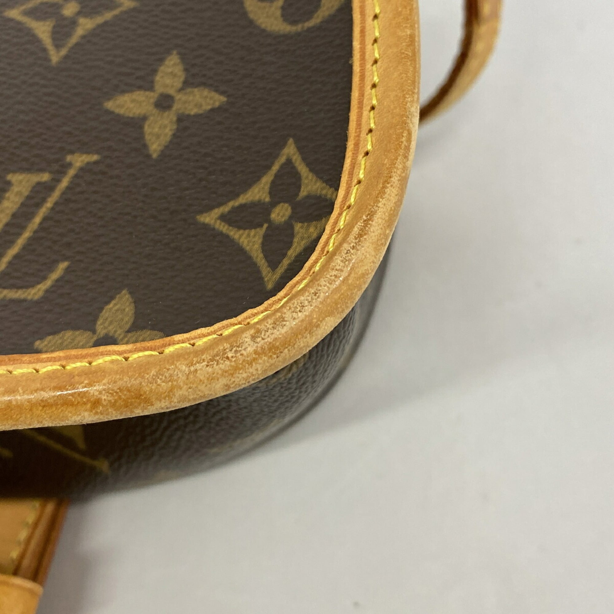 Louis Vuitton Brown Shoulder Bag (Pre-Owned)
