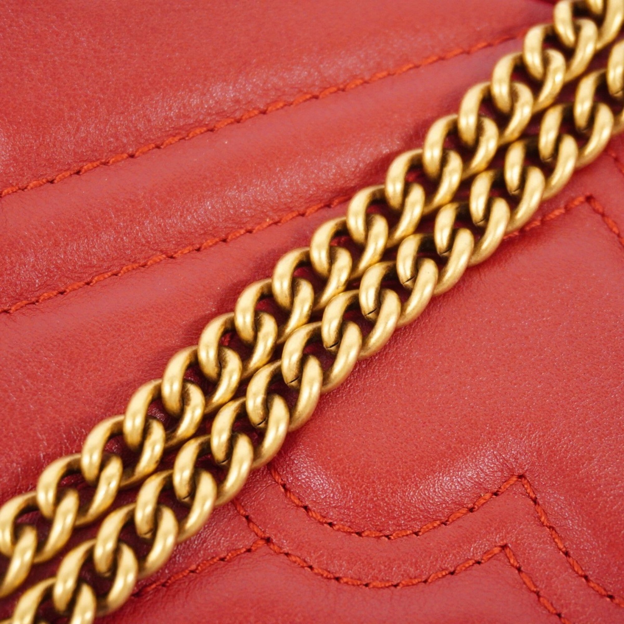 Gucci Red Color Leather Shoulder Bag (Pre-Owned)