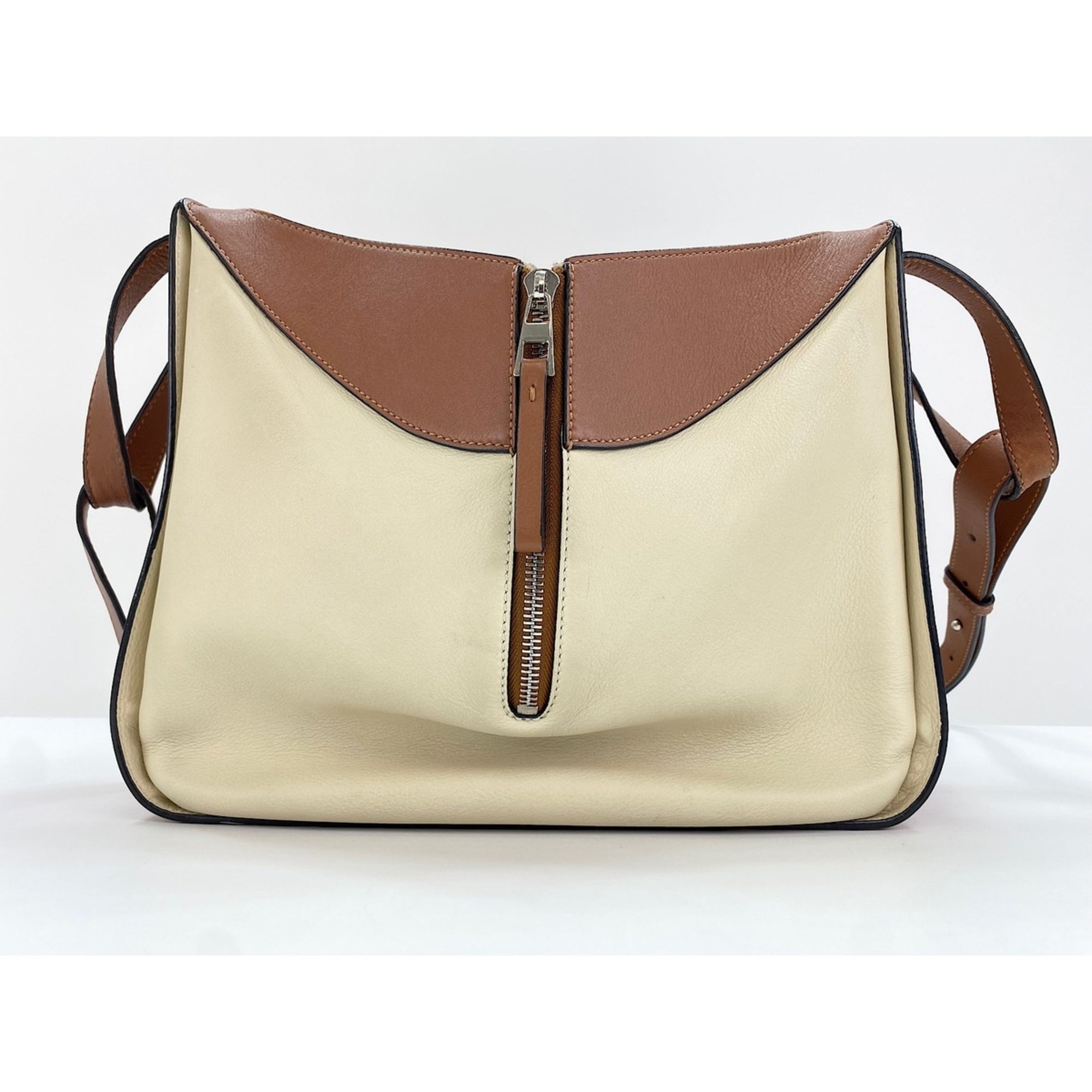 Loewe Pink Leather Shoulder Bag (Pre-Owned)