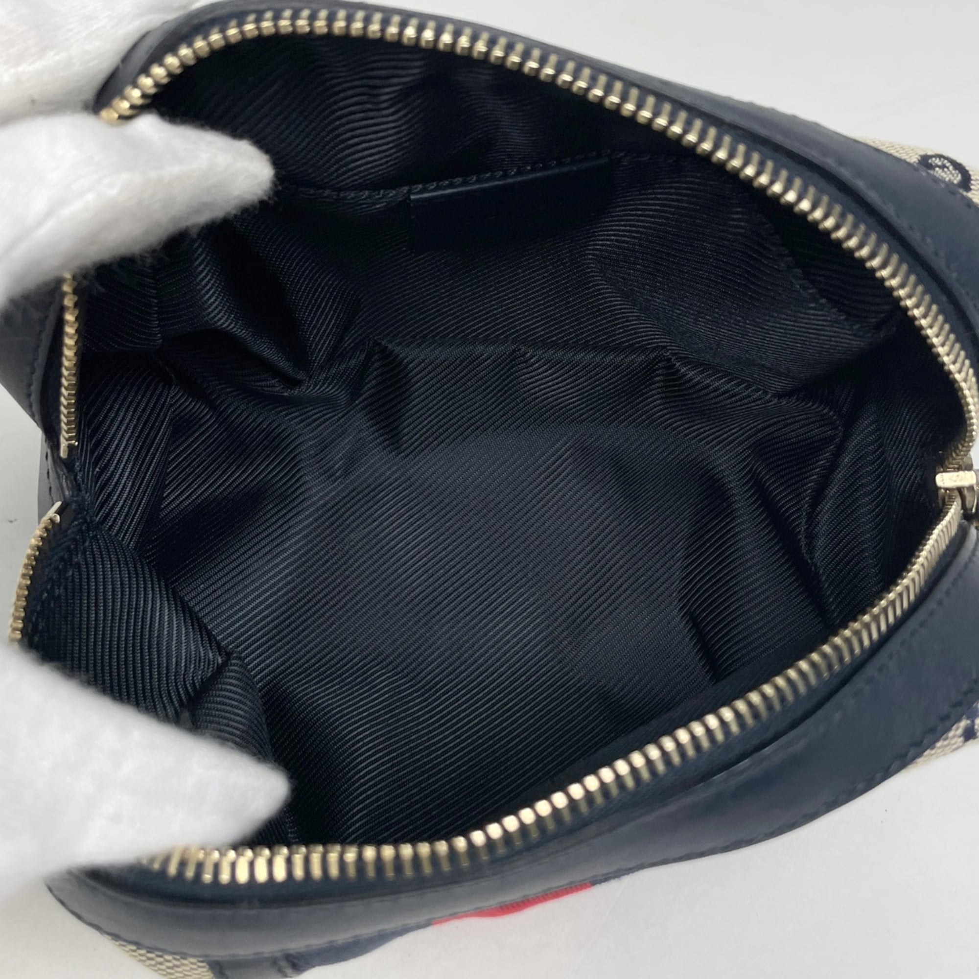 Gucci Beige Navy Gg Canvas Leather Pouch (Pre-Owned)