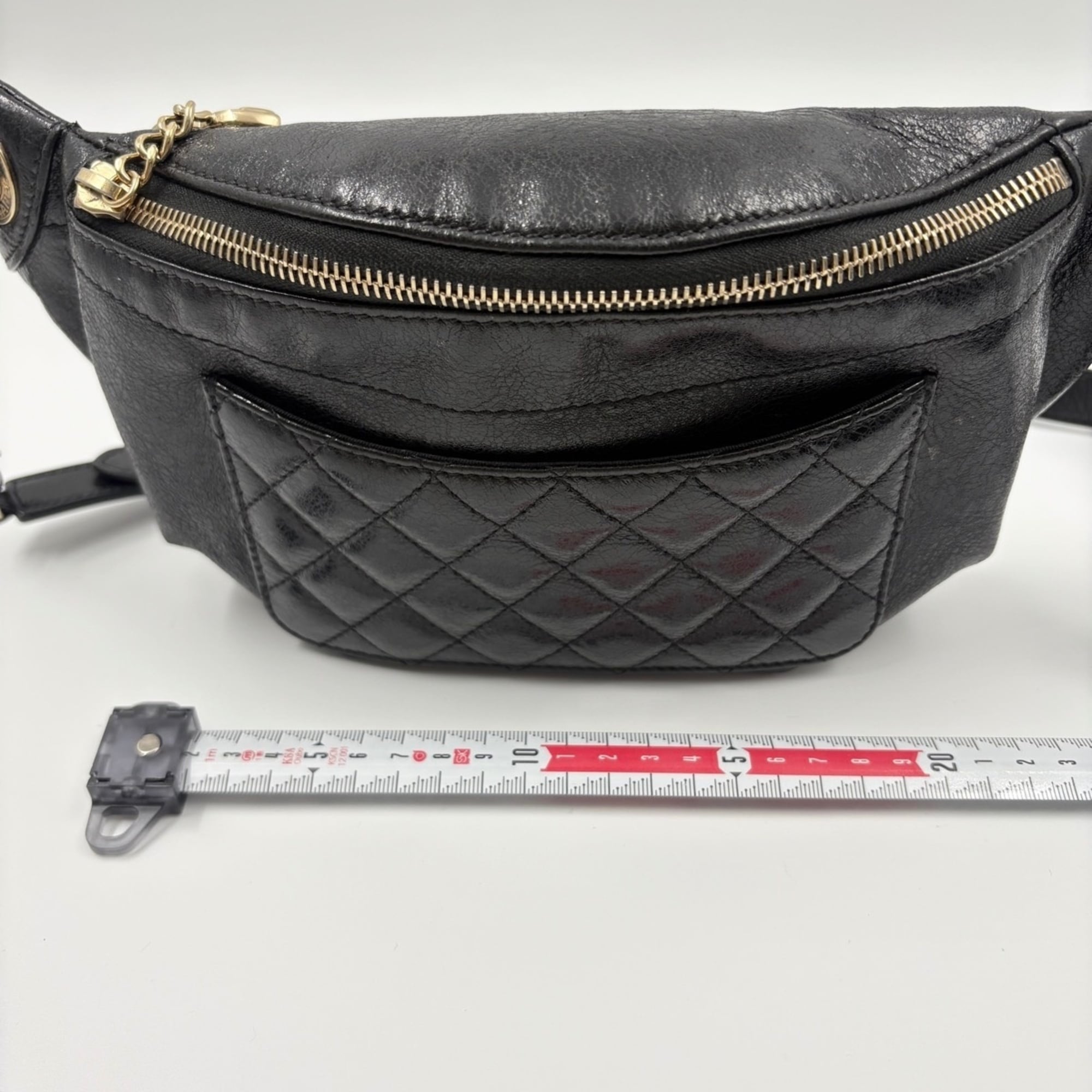 Chanel Matelasse Black Sling Bag (Pre-Owned)