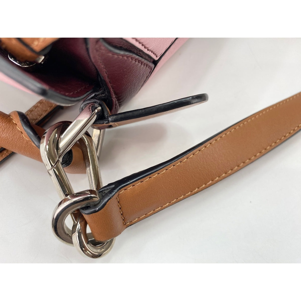 Loewe Pink Handbag (Pre-Owned)