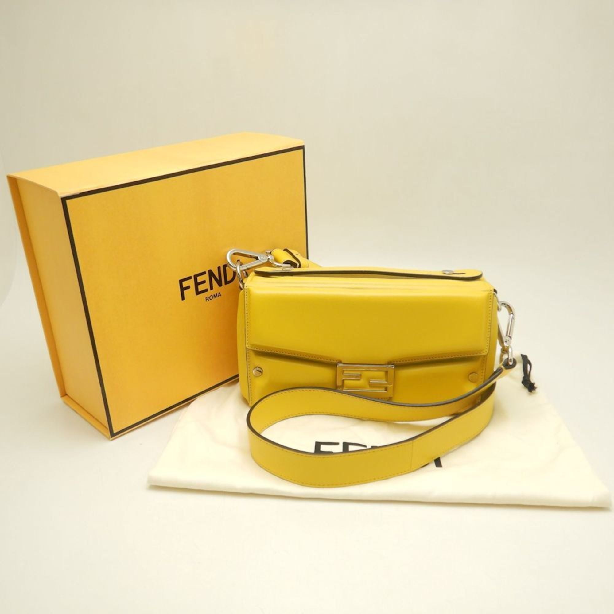 Fendi Yellow Leather Shoulder Bag (Pre-Owned)