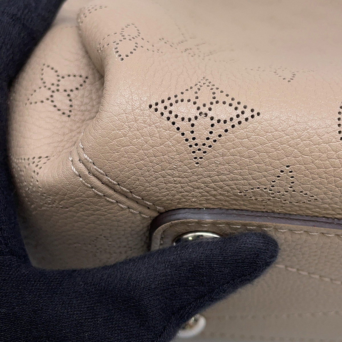 Louis Vuitton Mahina Galle Monogram Mahina Leather Handbag Shoulder Bag (Pre-Owned)