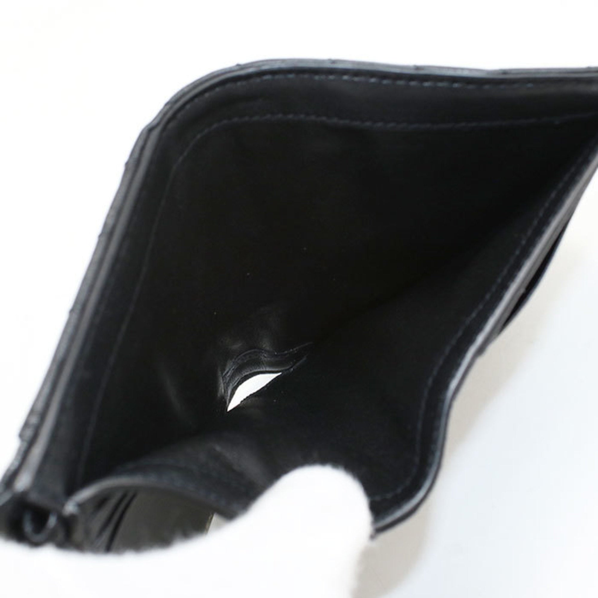 Saint Laurent Black Leather Wallet (Tri-Fold) (Pre-Owned)