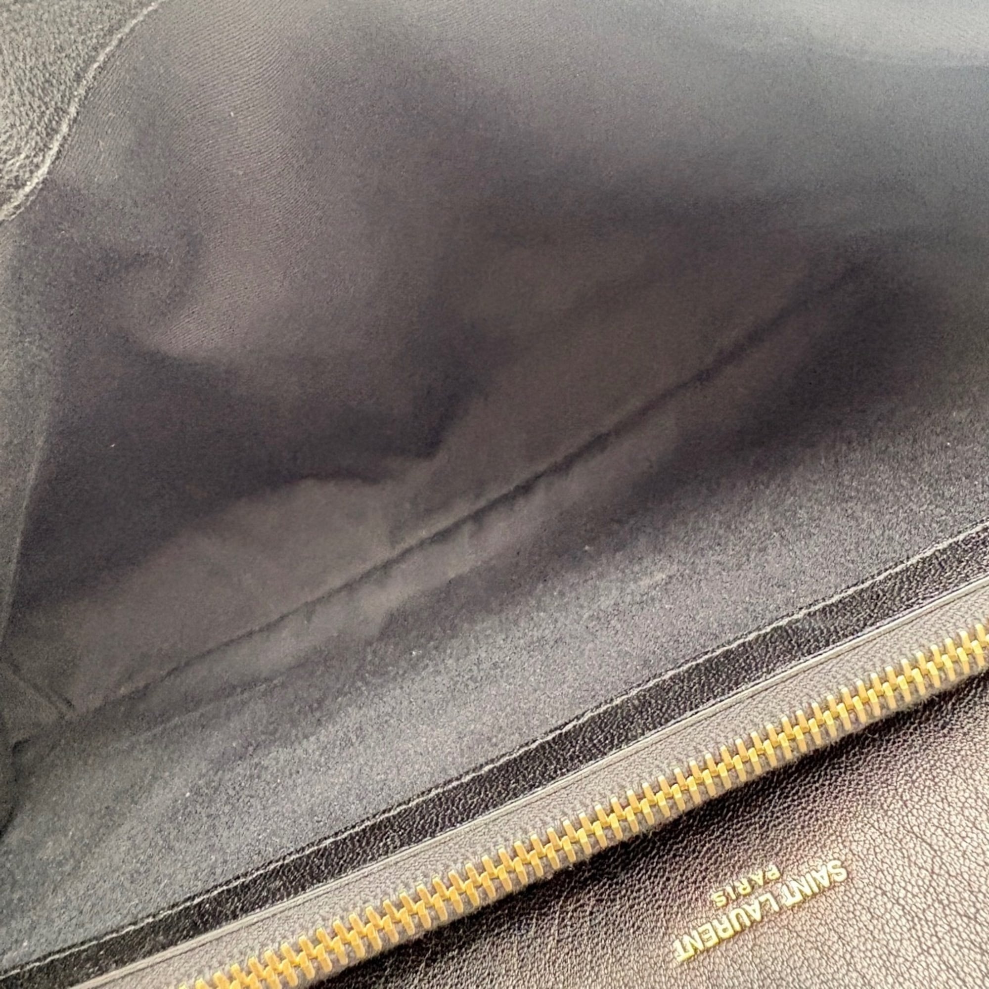 Yves Saint Laurent Black Handbag (Pre-Owned)