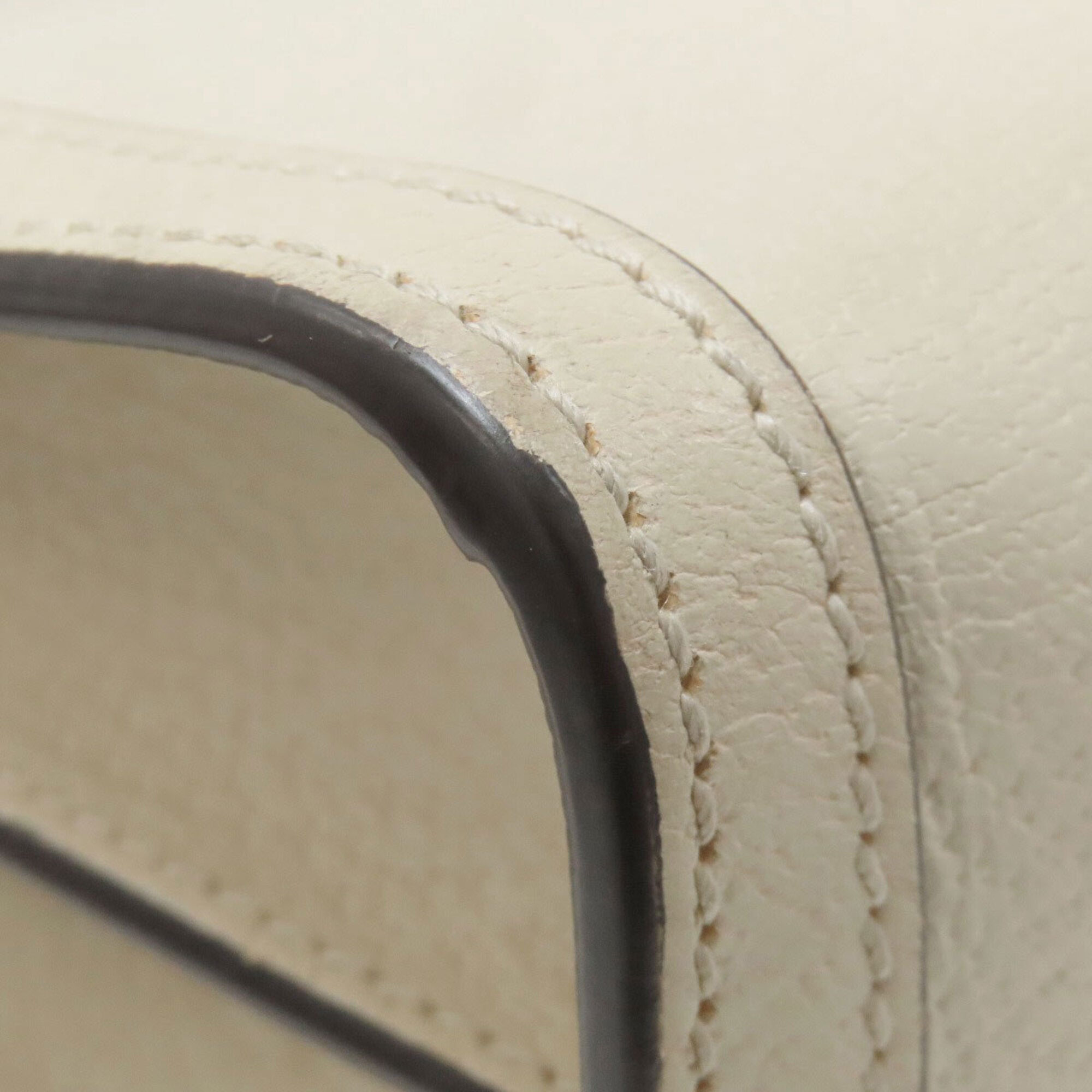 Gucci White Leather Shoulder Bag (Pre-Owned)