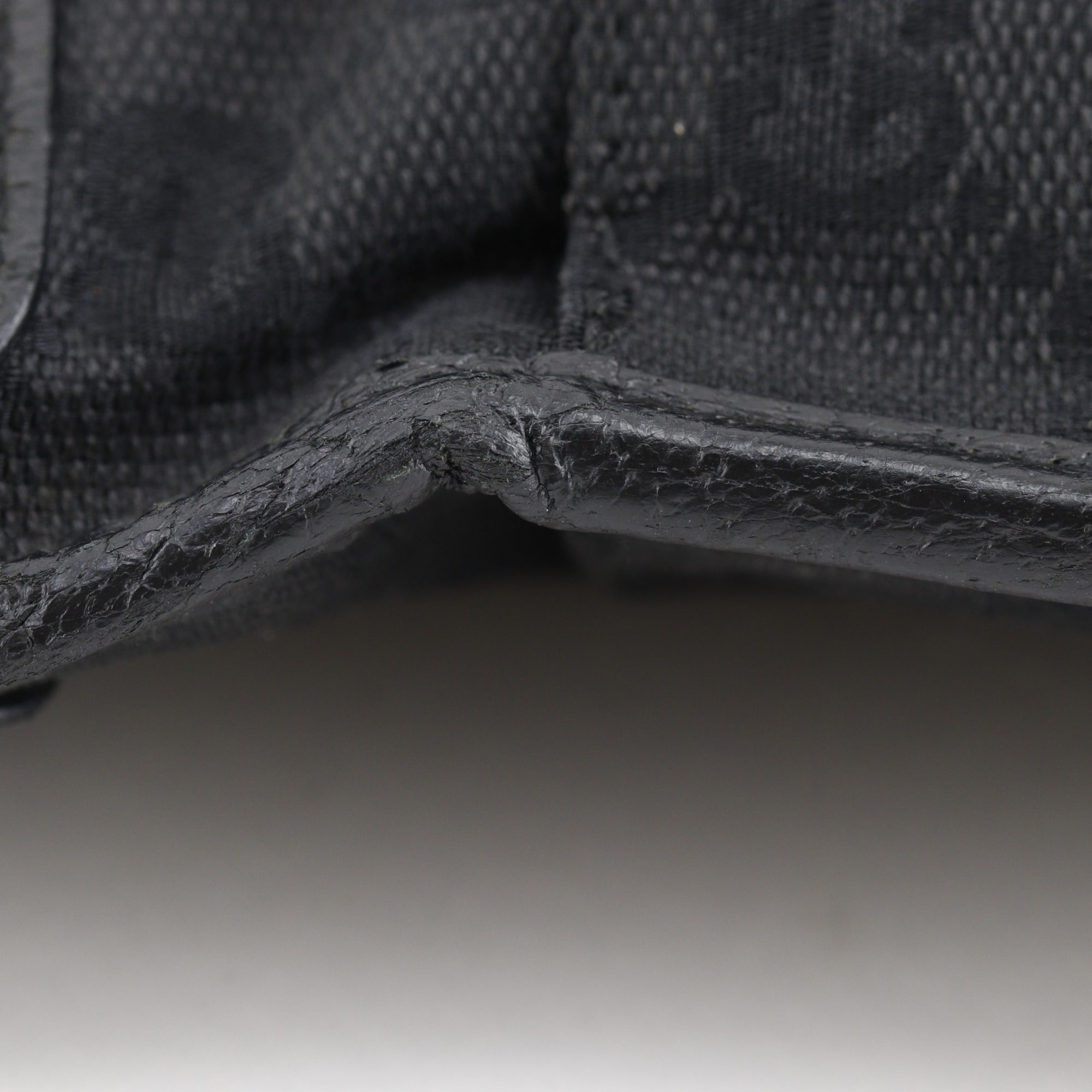 Gucci Gg Canvas Black Gg Canvas Shoulder Bag (Pre-Owned)