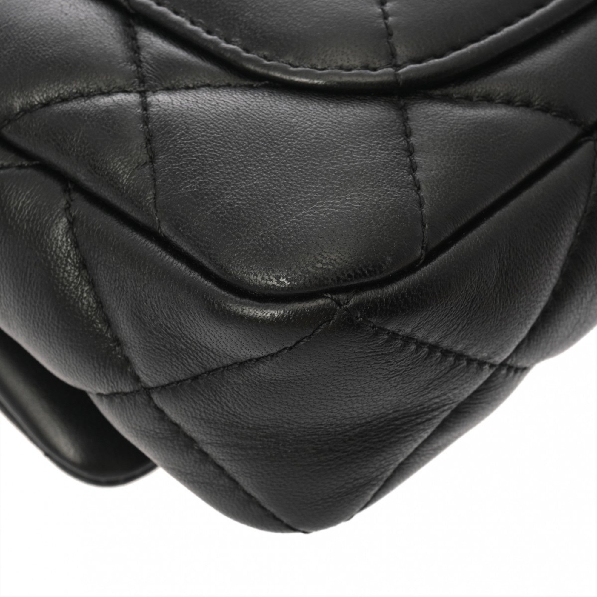Chanel Black Leather Shoulder Bag (Pre-Owned)