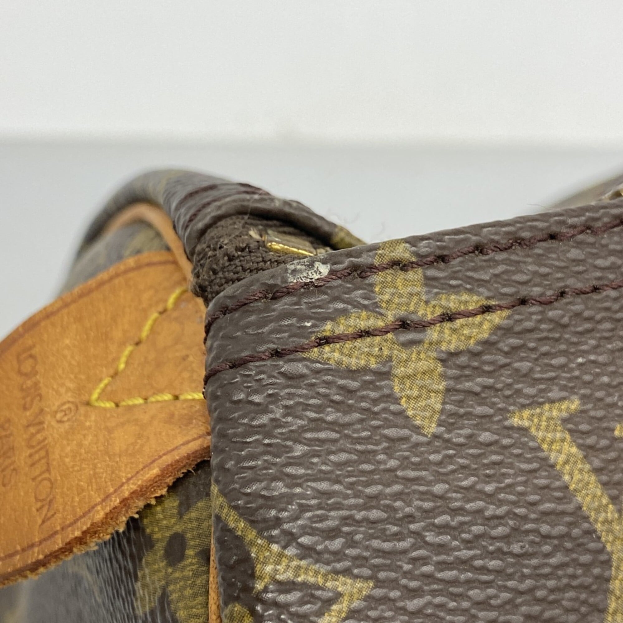 Louis Vuitton Brown Handbag (Pre-Owned)