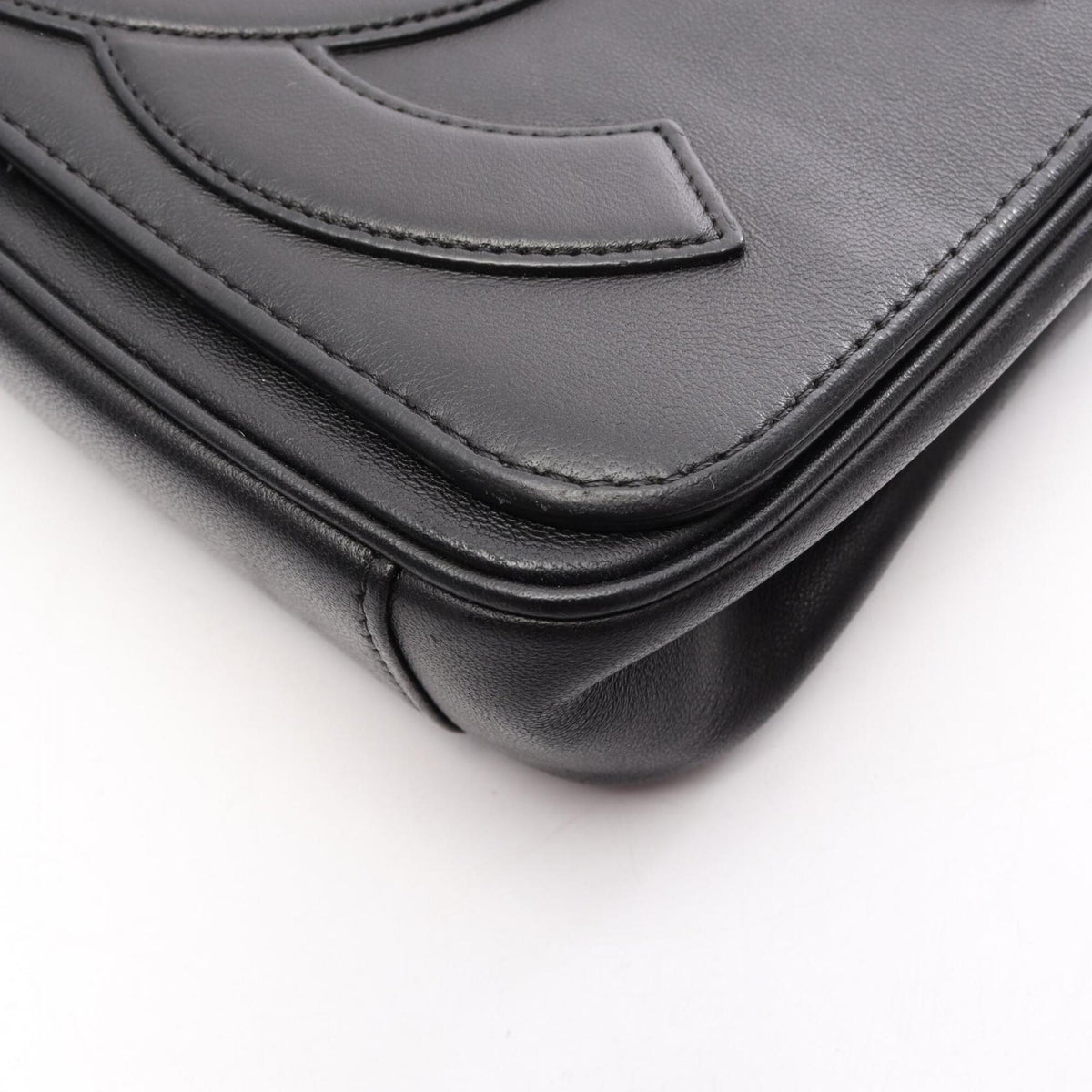Chanel Black Leather Handbag Shoulder Bag (Pre-Owned)