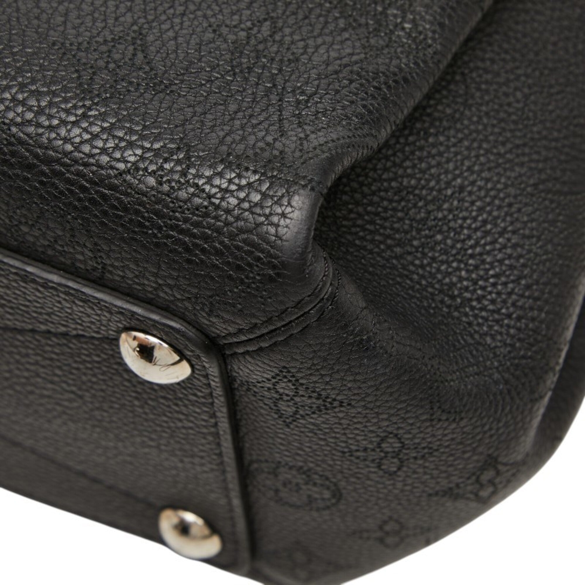 Louis Vuitton Black Leather Handbag (Pre-Owned)