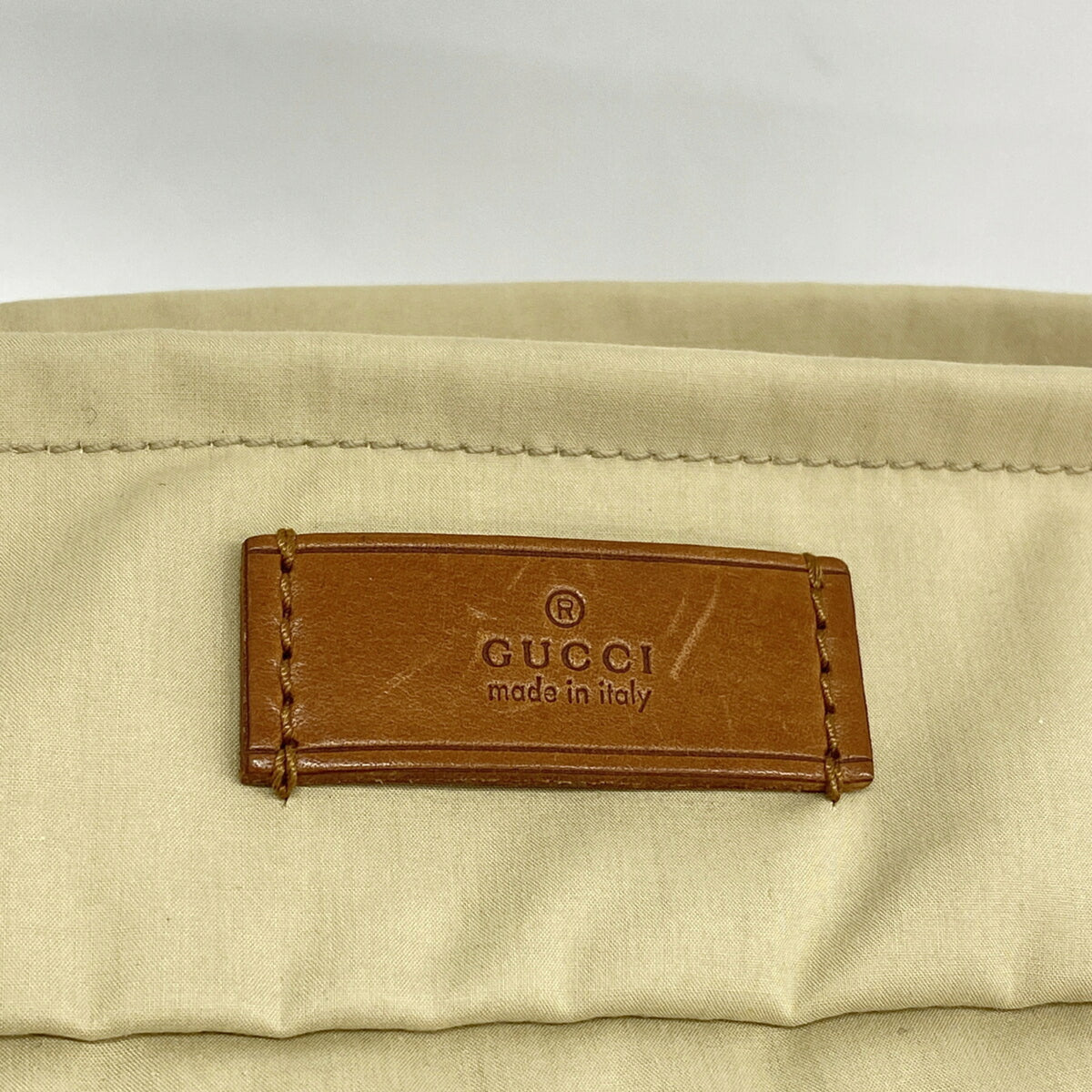 Gucci Beige Nylon Shoulder Bag (Pre-Owned)