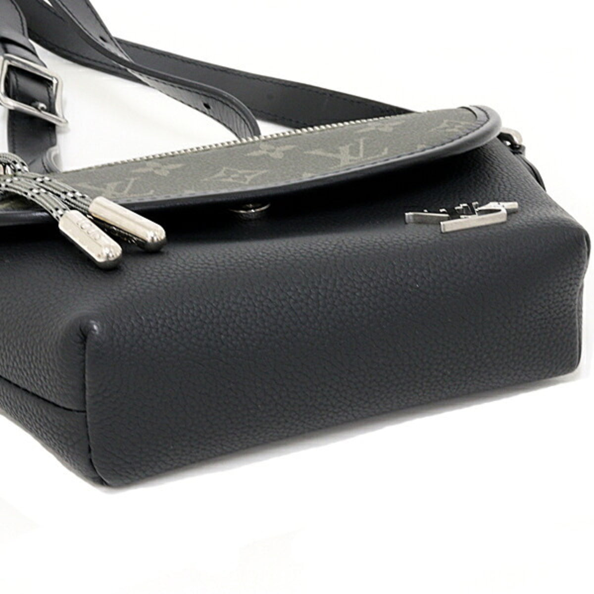 Louis Vuitton Black Khaki Monogram Leather Shoulder Bag (Pre-Owned)