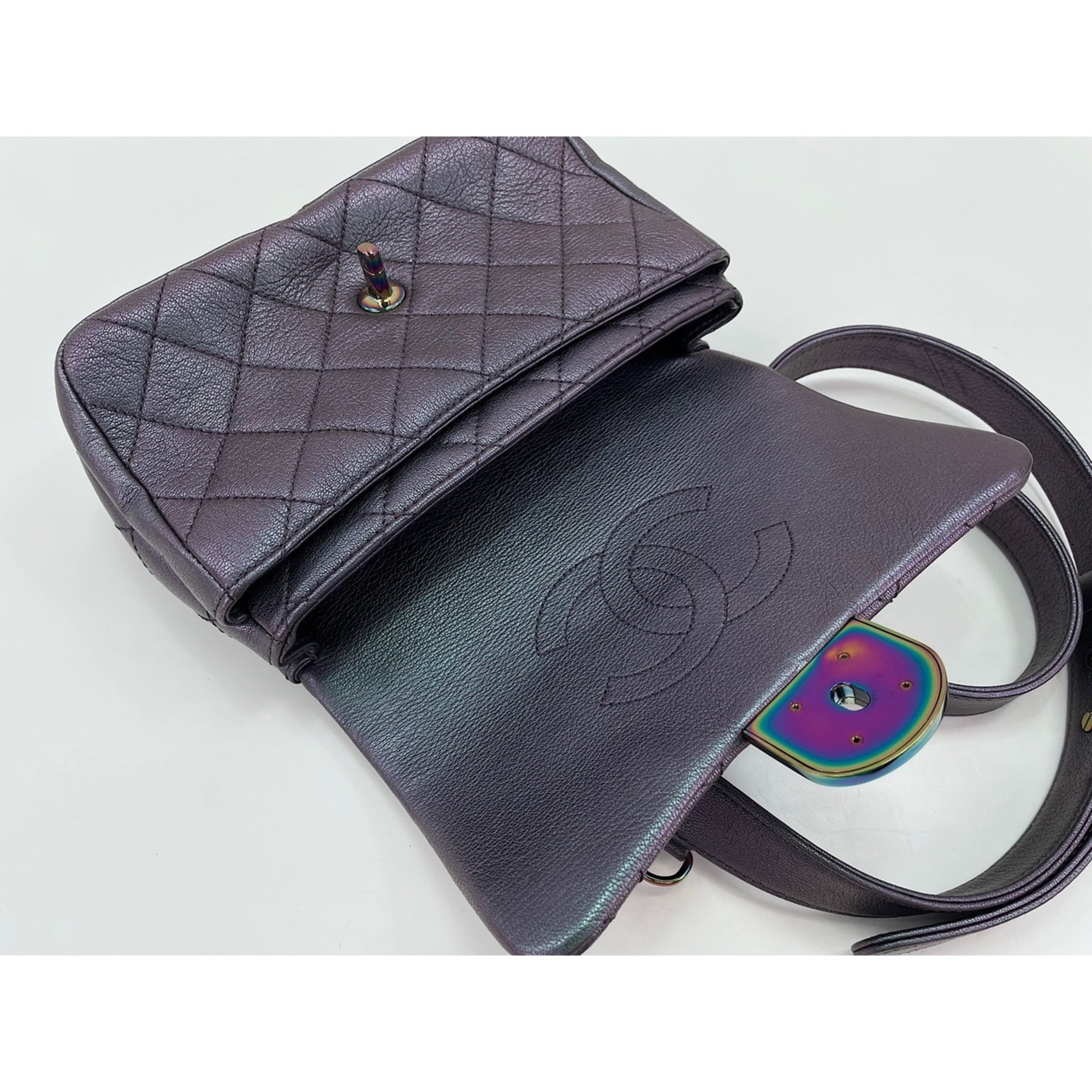 Chanel Purple Shoulder Bag (Pre-Owned)