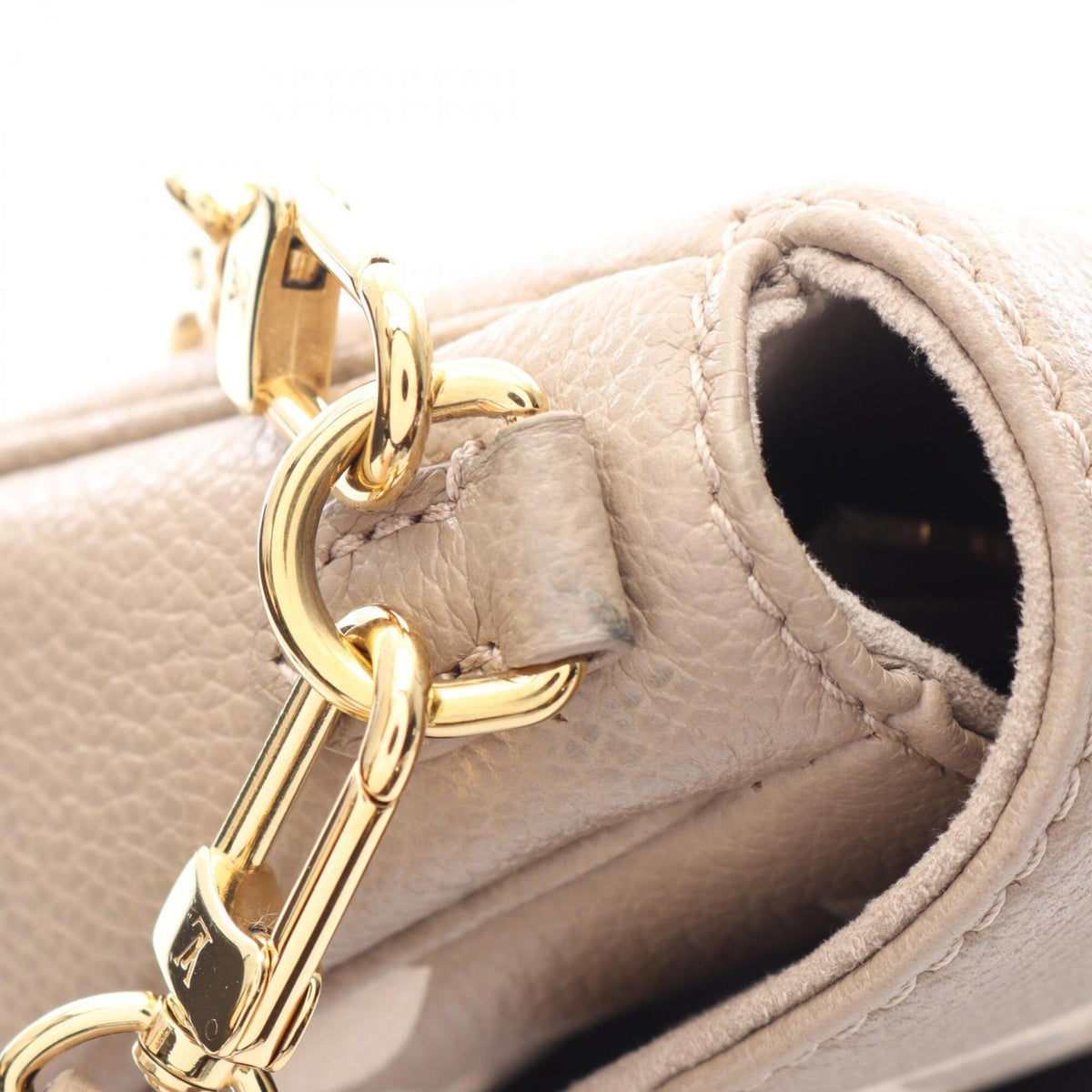 Louis Vuitton Beige Leather Handbag (Pre-Owned)
