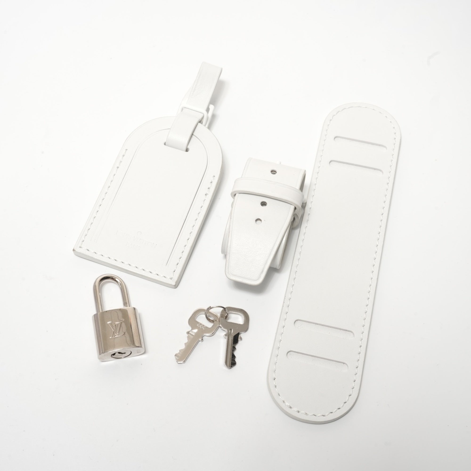 Louis Vuitton White Handbag (Pre-Owned)