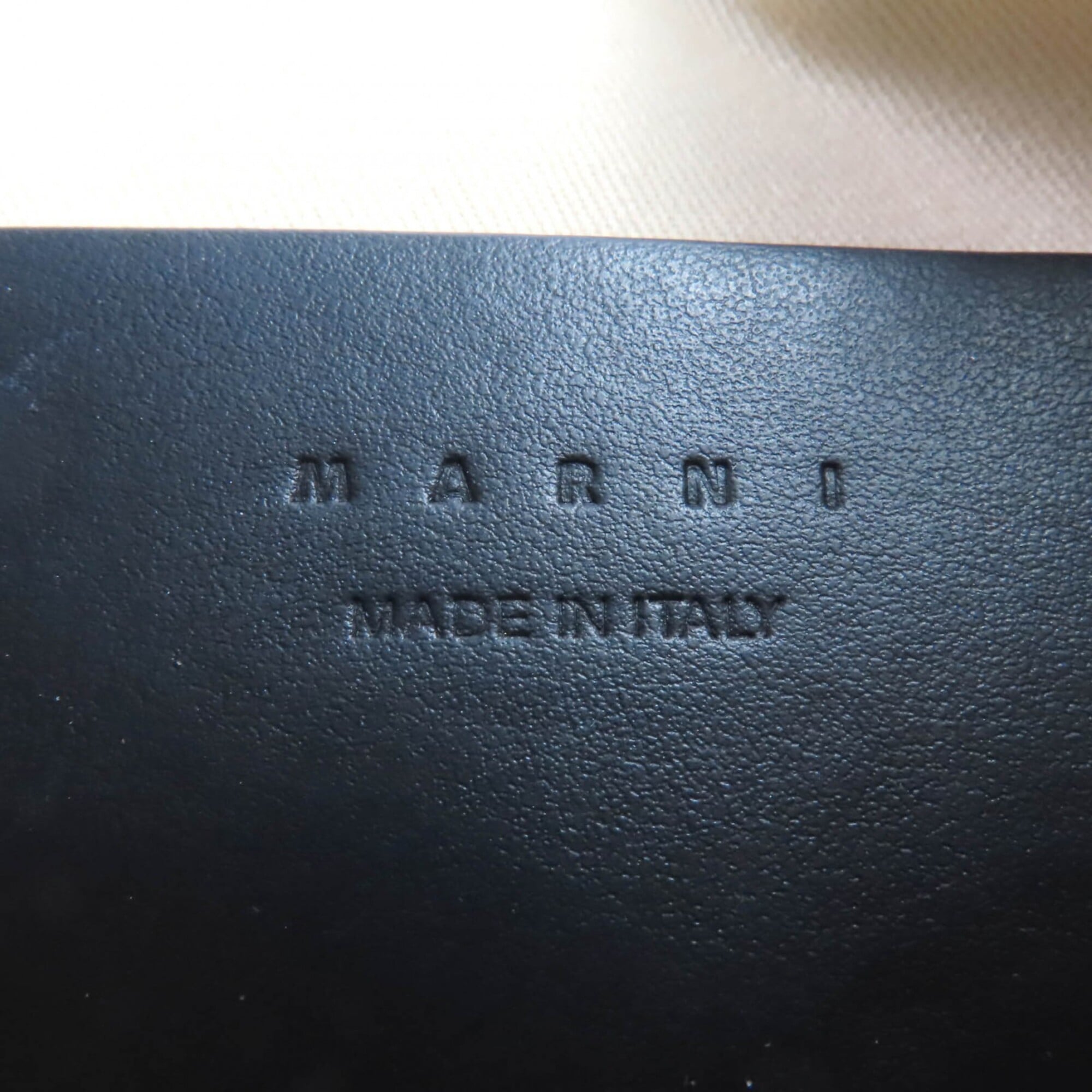 Marni Black Leather Shoulder Bag (Pre-Owned)