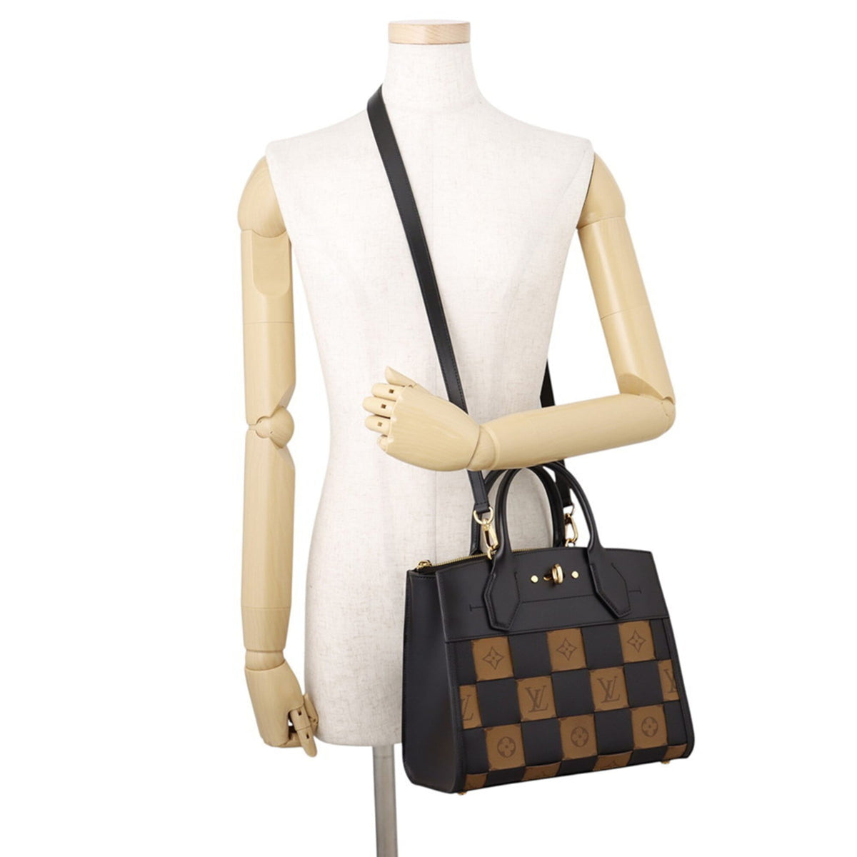 Louis Vuitton Monogram Reverse Noir Monogram Reverse Handbag Shoulder Bag (Pre-Owned)