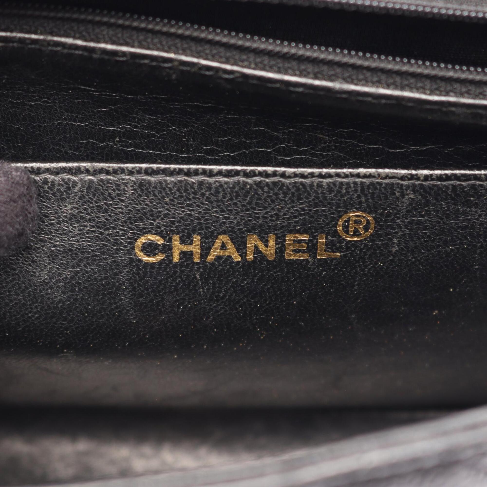 Chanel Black Grained Calfskin Handbag Shoulder Bag (Pre-Owned)