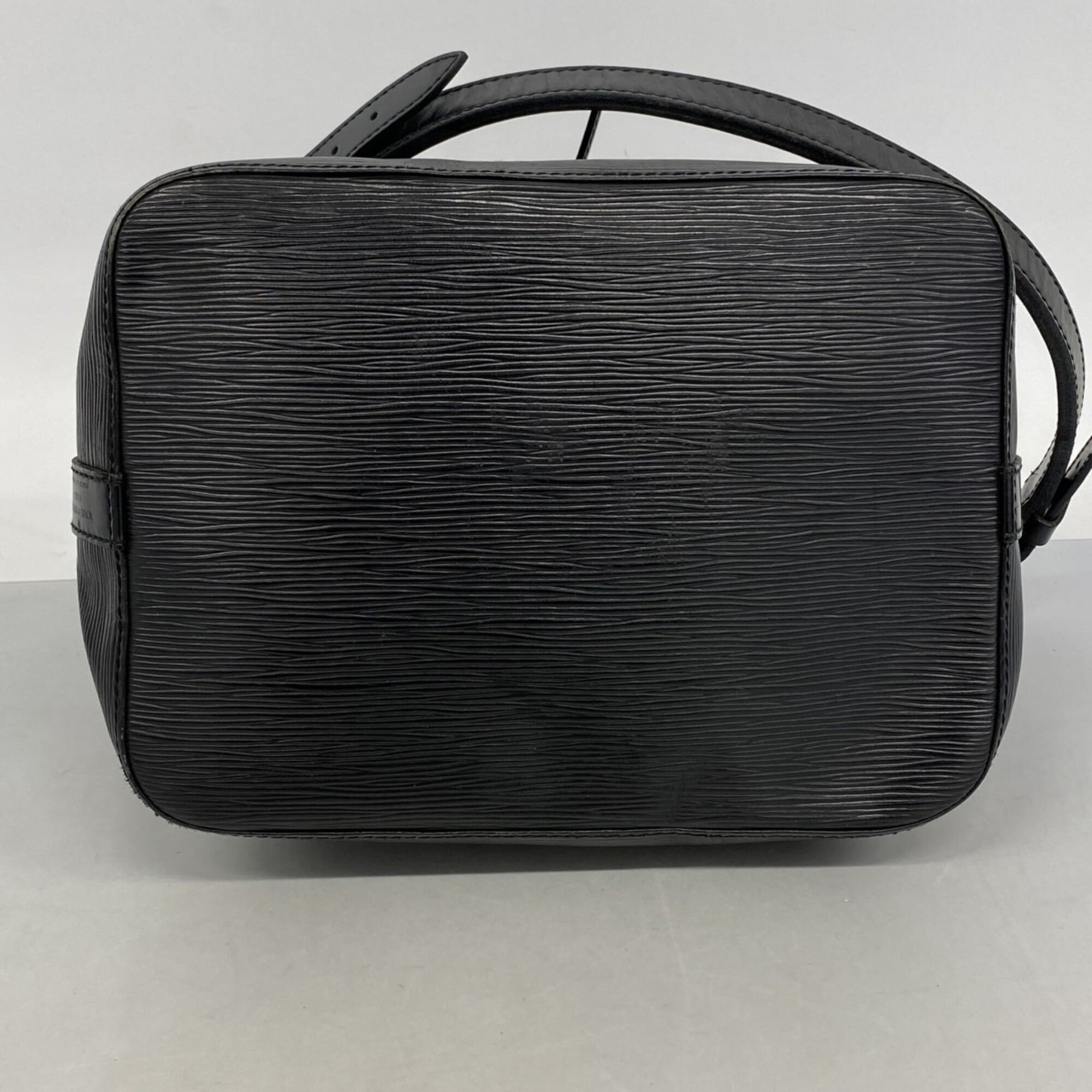 Louis Vuitton Noir Shoulder Bag (Pre-Owned)