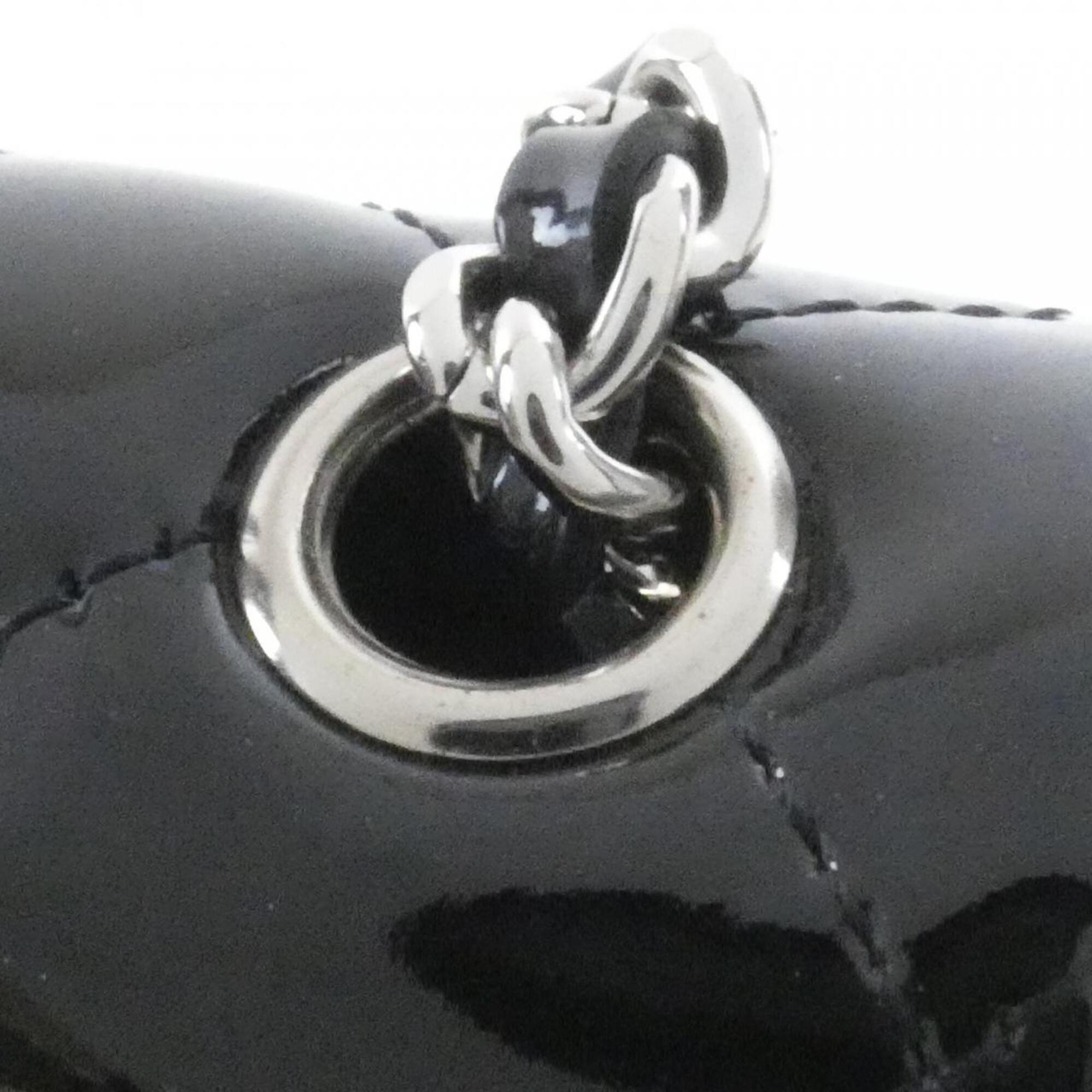 Chanel Black Leather Shoulder Bag (Pre-Owned)