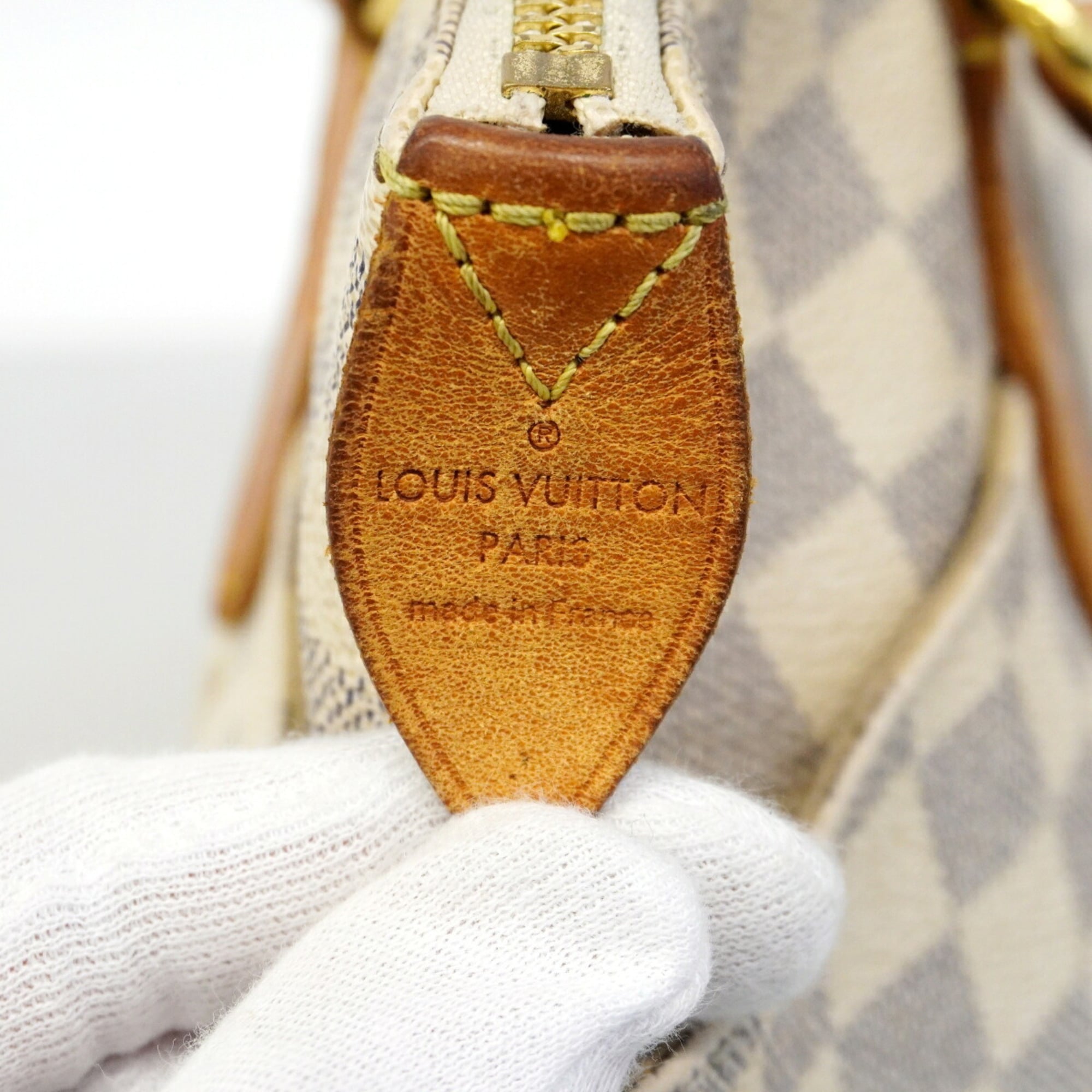 Louis Vuitton White Tote Bag (Pre-Owned)