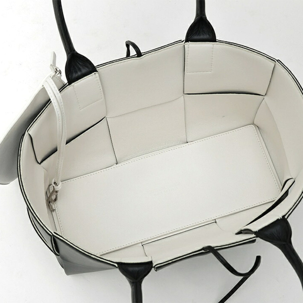 Bottega Veneta Black Intrecciato Tote Bag (Pre-Owned)