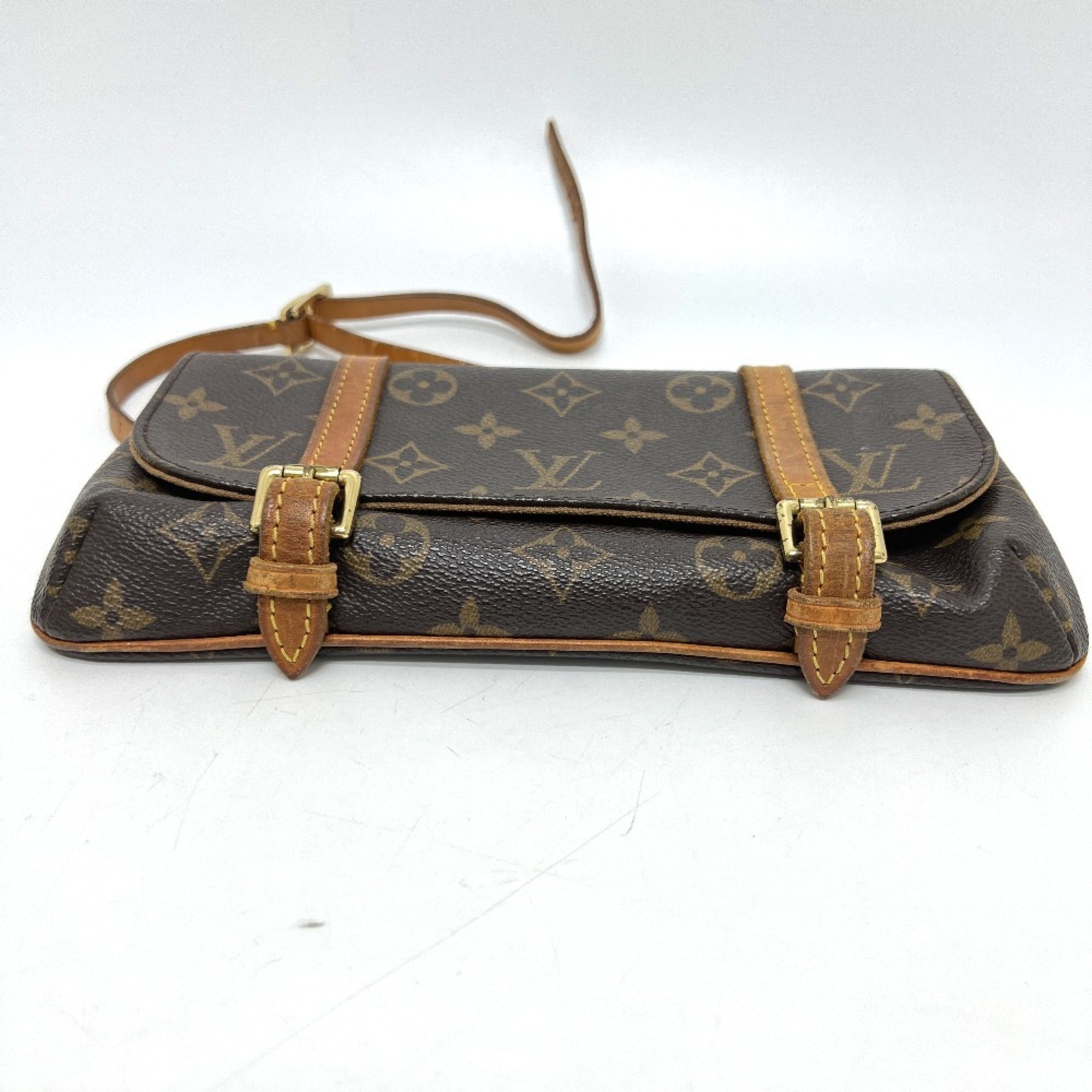 Louis Vuitton Brown Monogram Monogram Pochette Pouch Sling Bag (Pre-Owned)