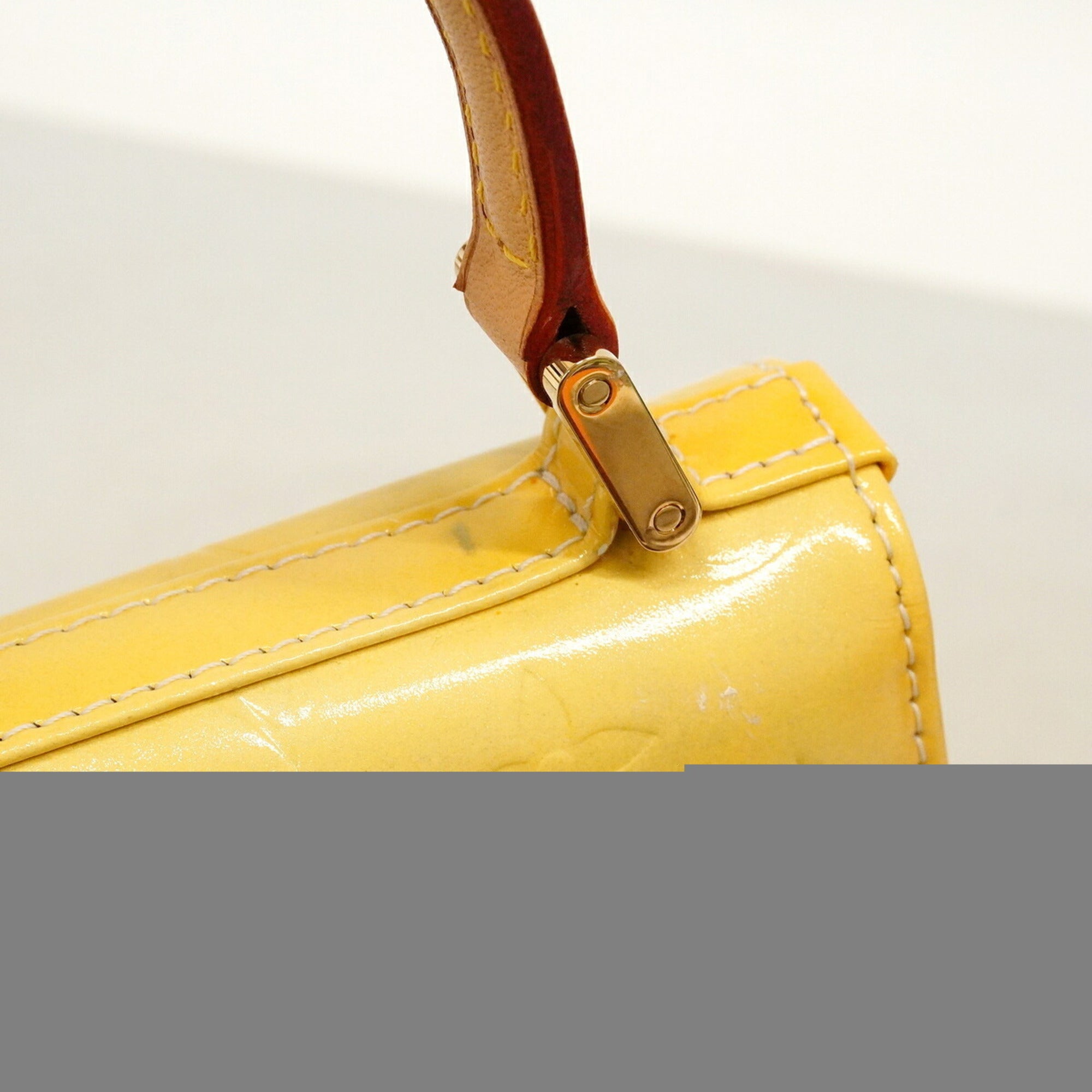Louis Vuitton Gris Handbag (Pre-Owned)