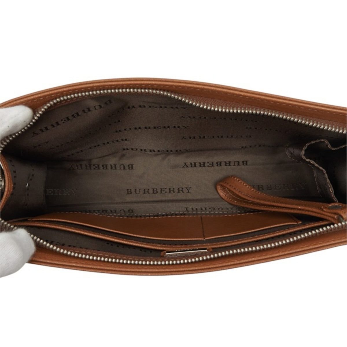 Burberry Brown Leather Clutch Bag (Pre-Owned)