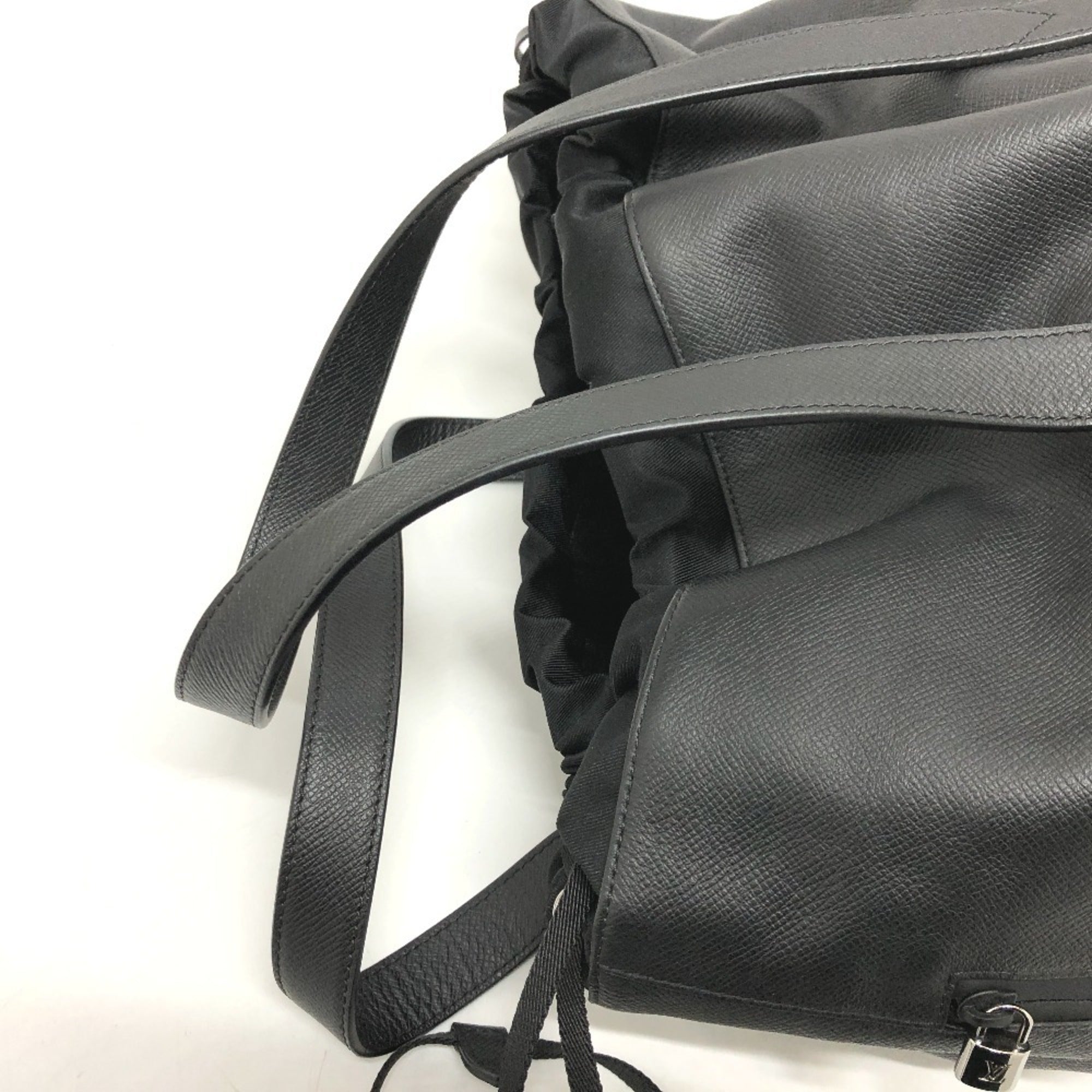 Louis Vuitton Taiga Ardoise Taiga Leather Tote Bag (Pre-Owned)