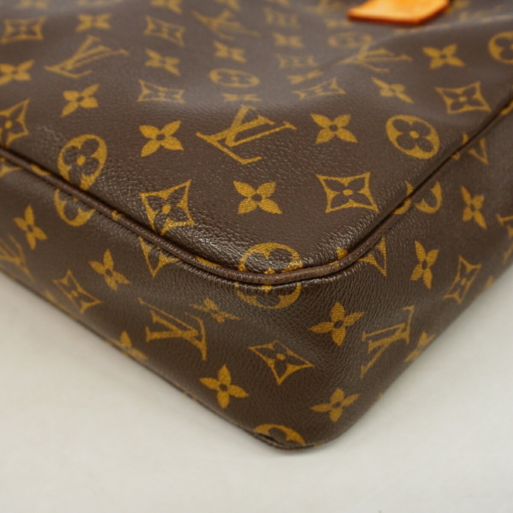 Louis Vuitton Brown Handbag (Pre-Owned)