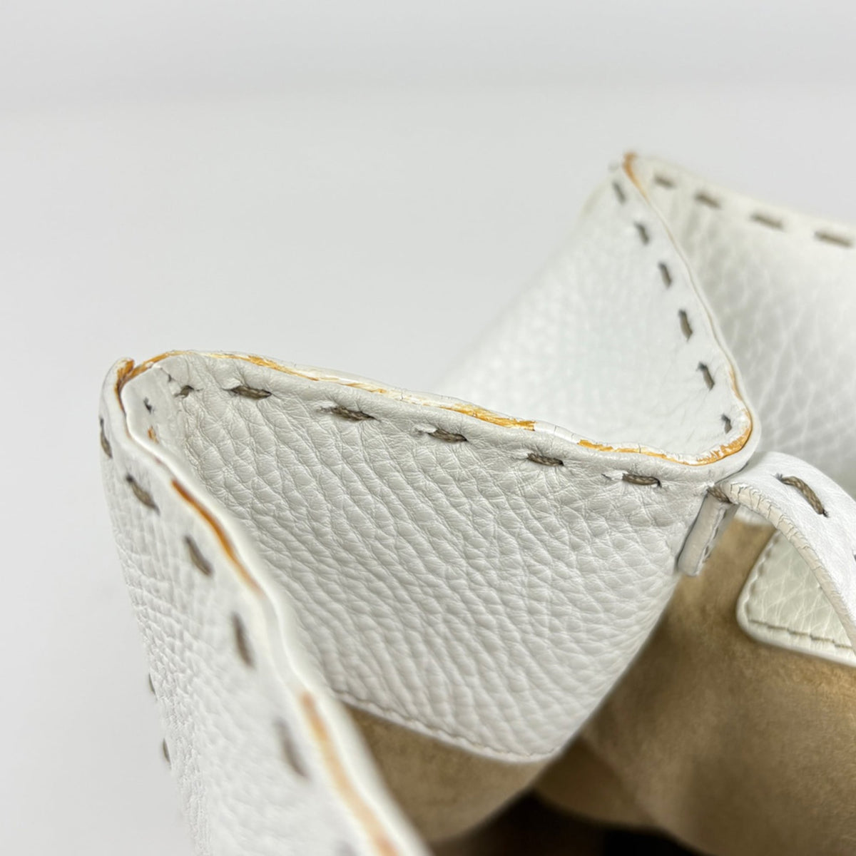 Fendi White Leather Tote Bag (Pre-Owned)