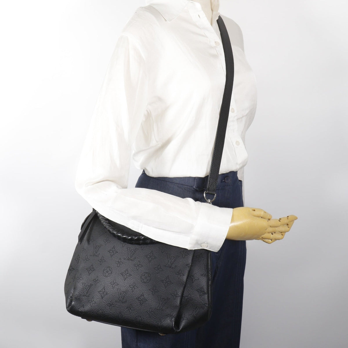 Louis Vuitton Mahina Black Noir Mahina Leather Shoulder Bag (Pre-Owned)