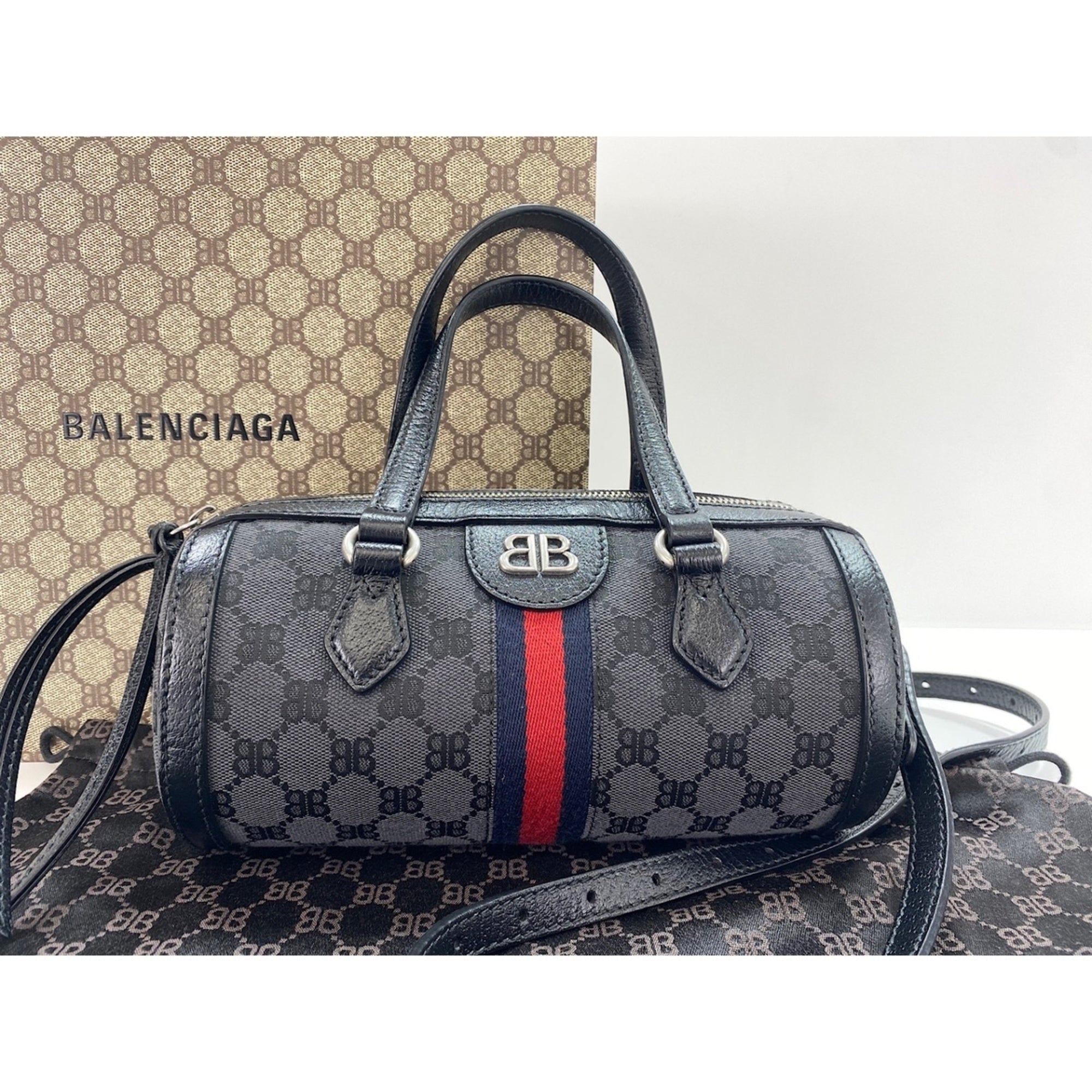 Gucci Black Shoulder Bag (Pre-Owned)