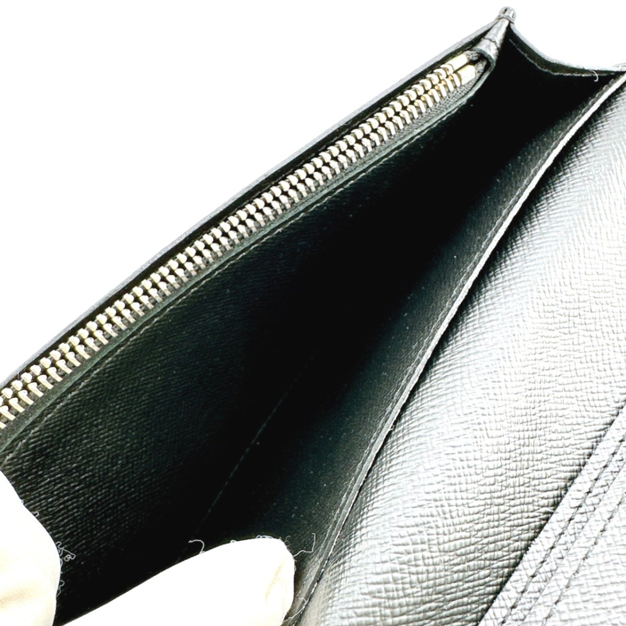 Louis Vuitton Black Noir Epi Leather Long Wallet (Bi-Fold) (Pre-Owned)