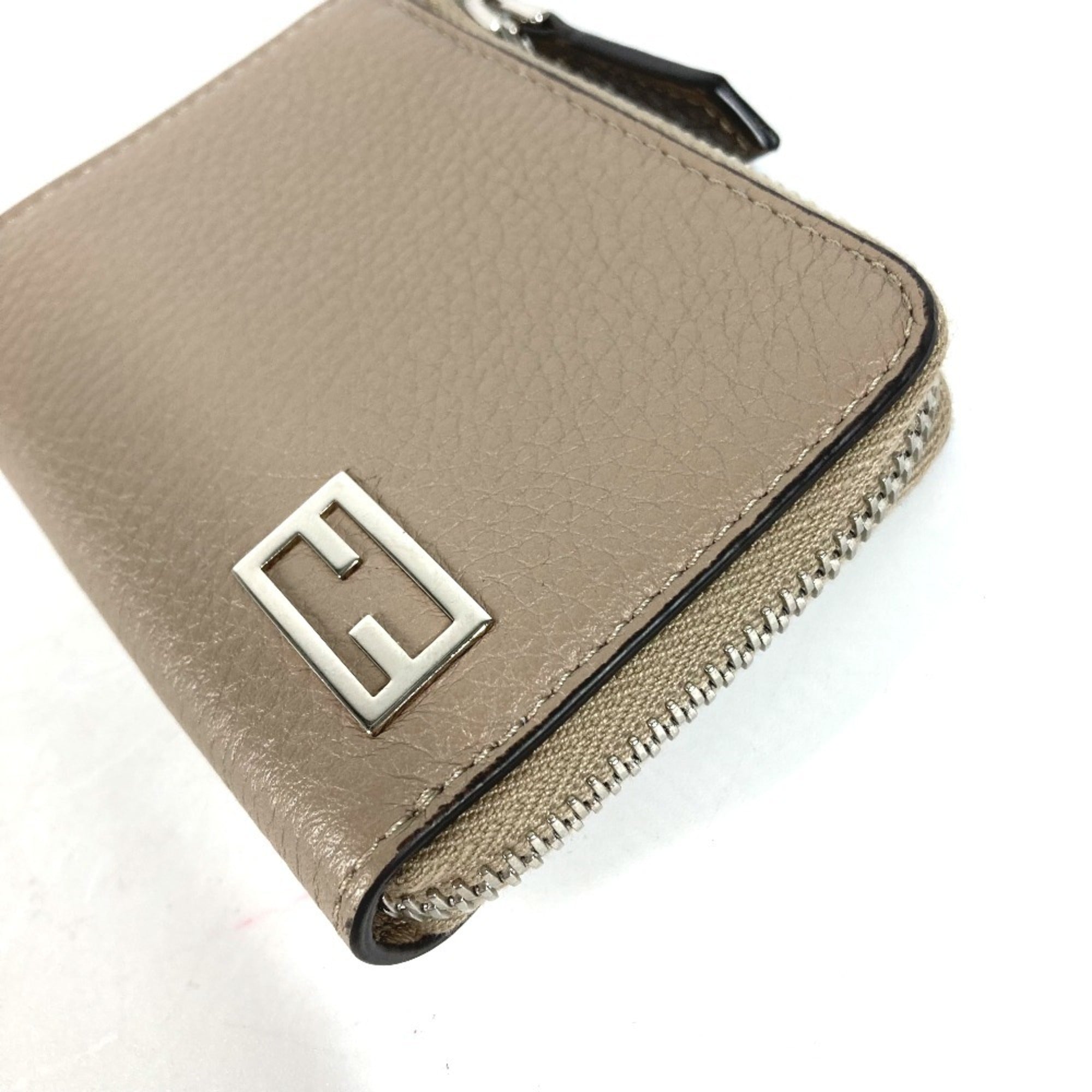 Fendi Beige Leather Coin Purse/Coin Case (Pre-Owned)