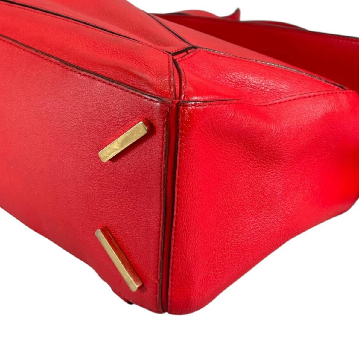 Loewe Red Color Shoulder Bag (Pre-Owned)