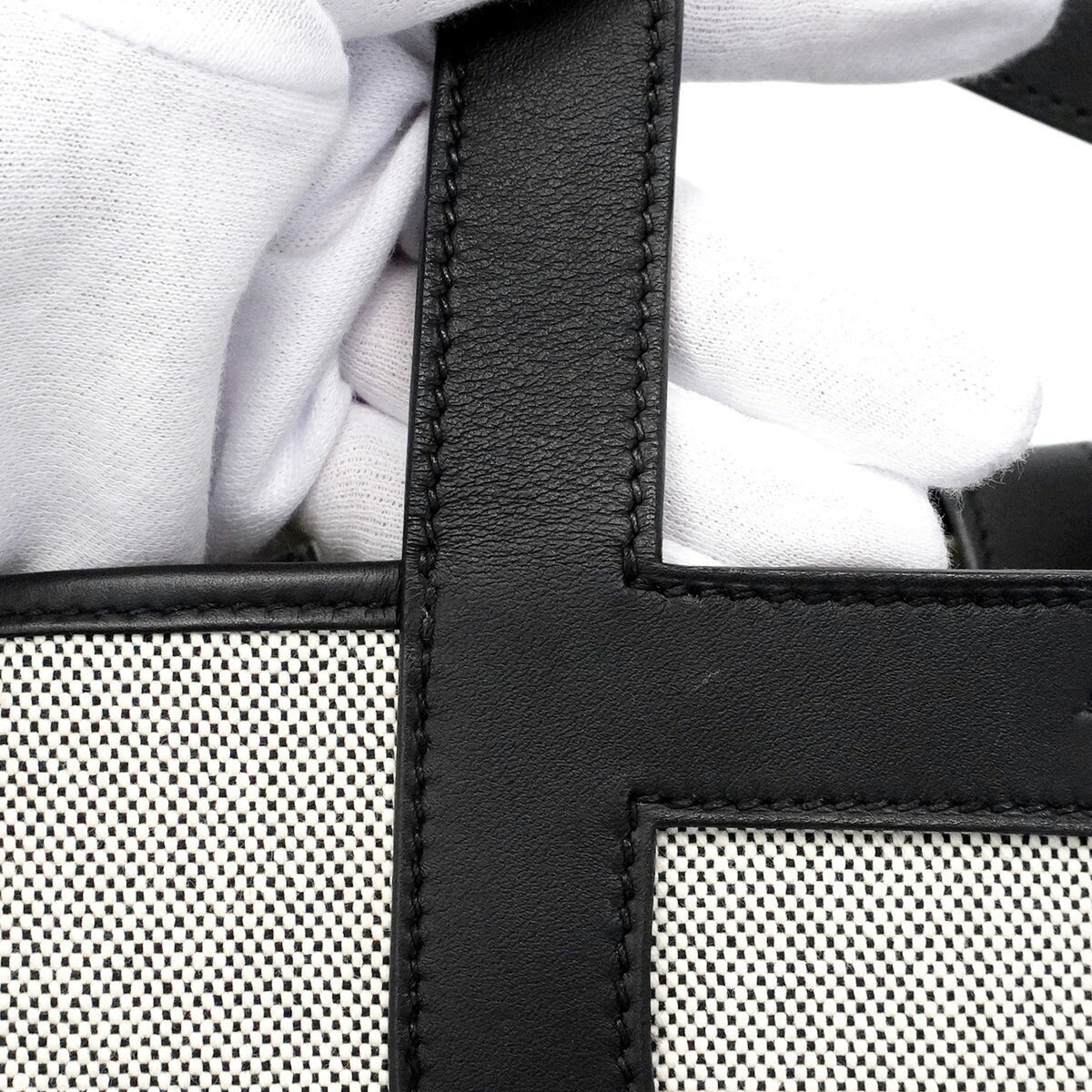 Hermes Black Toile H Handbag (Pre-Owned)