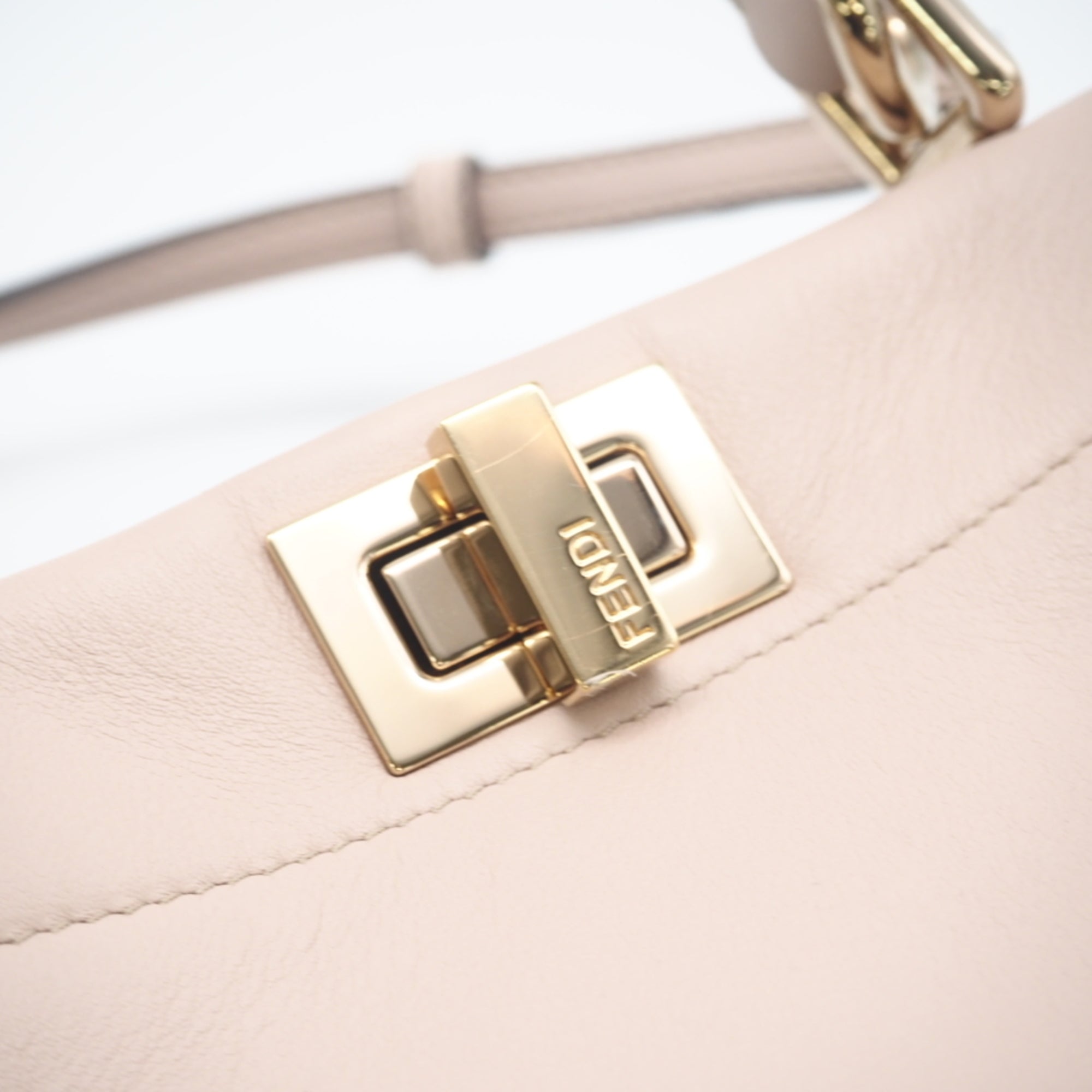 Fendi Pink Pink Gold Leather Handbag (Pre-Owned)