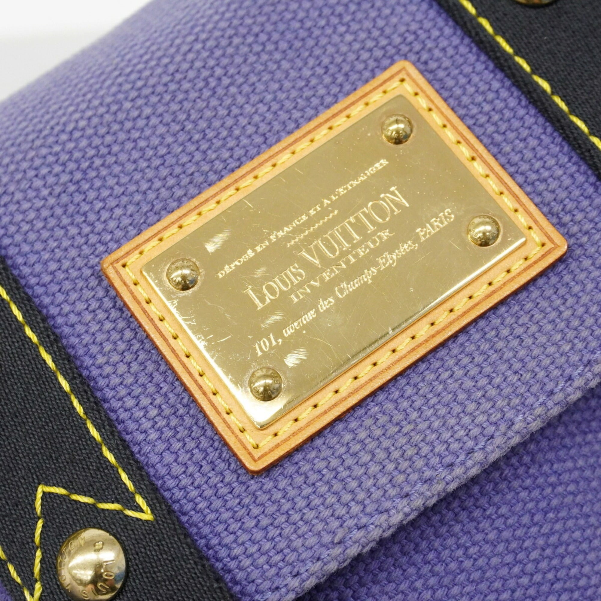 Louis Vuitton Blue Shoulder Bag (Pre-Owned)