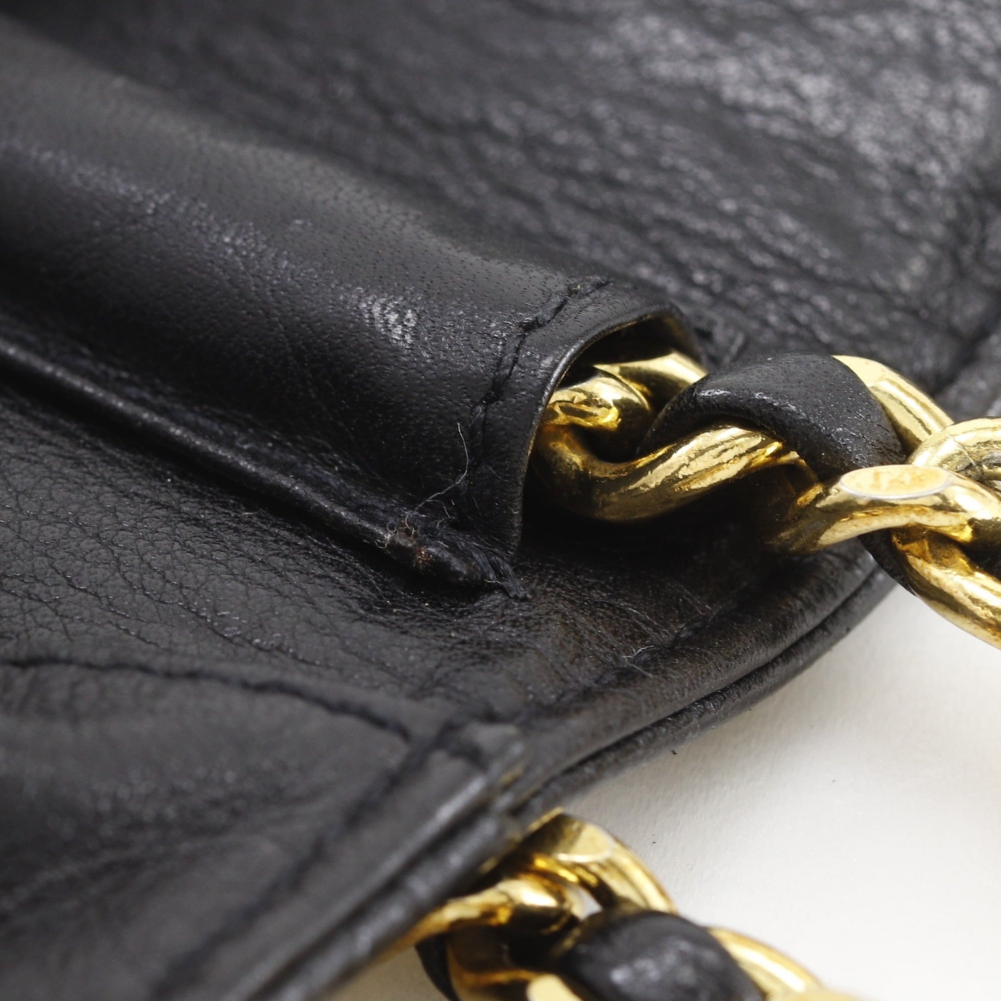 Chanel Black Grained Calfskin Pochette Shoulder Bag (Pre-Owned)
