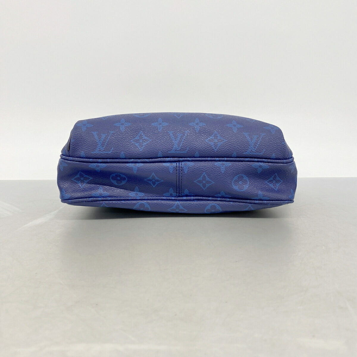 Louis Vuitton Blue Shoulder Bag (Pre-Owned)