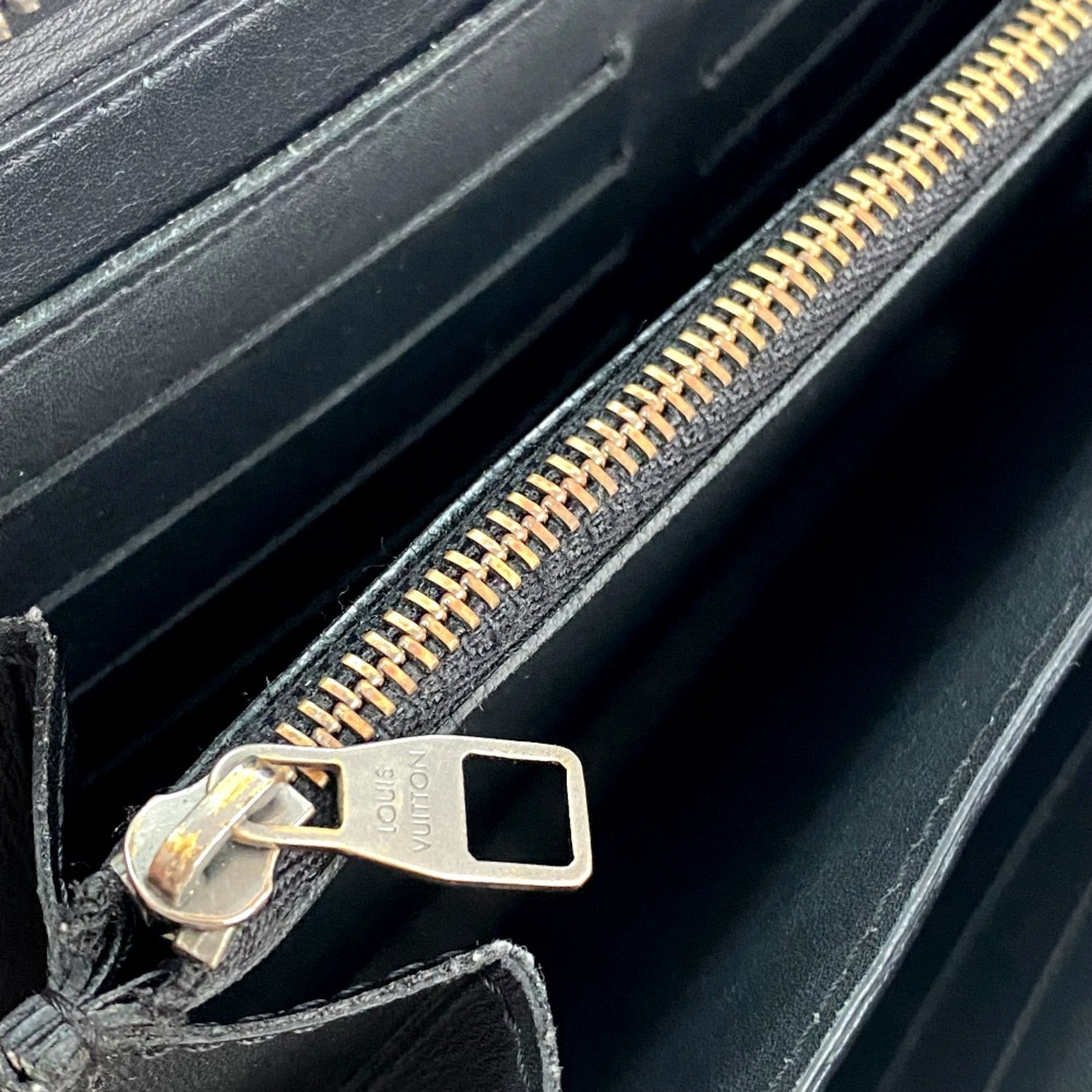 Louis Vuitton Black Other Long Wallet (Bi-Fold) (Pre-Owned)