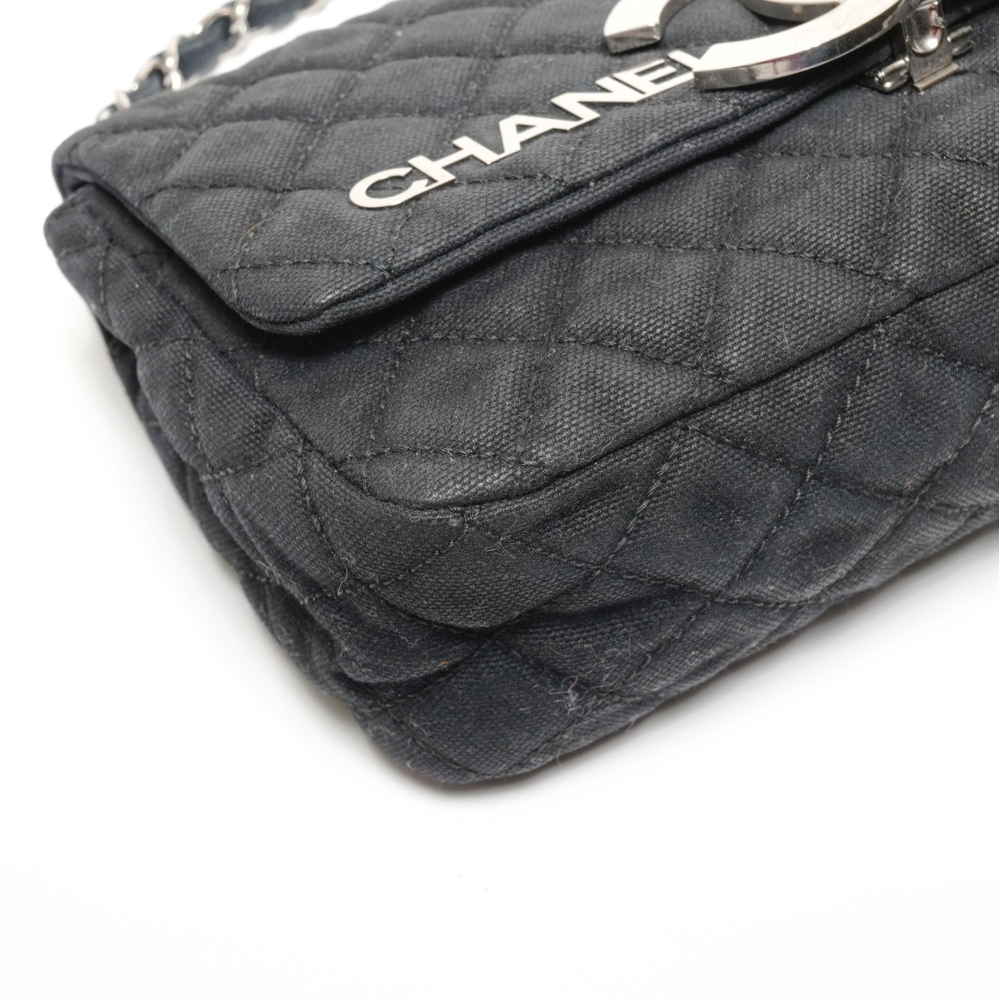 Chanel Matelasse Black Canvas Shoulder Bag (Pre-Owned)