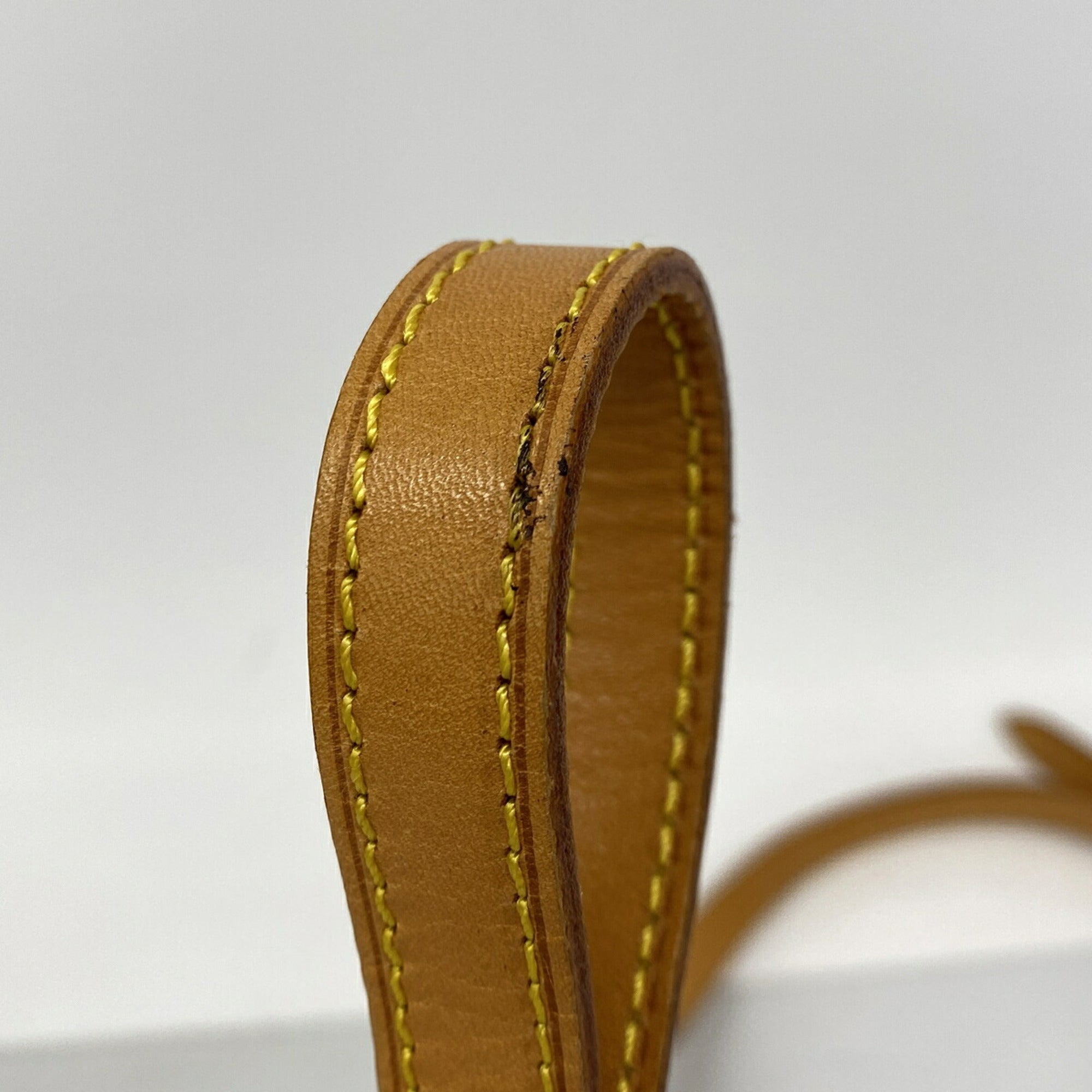 Louis Vuitton Brown Shoulder Bag (Pre-Owned)